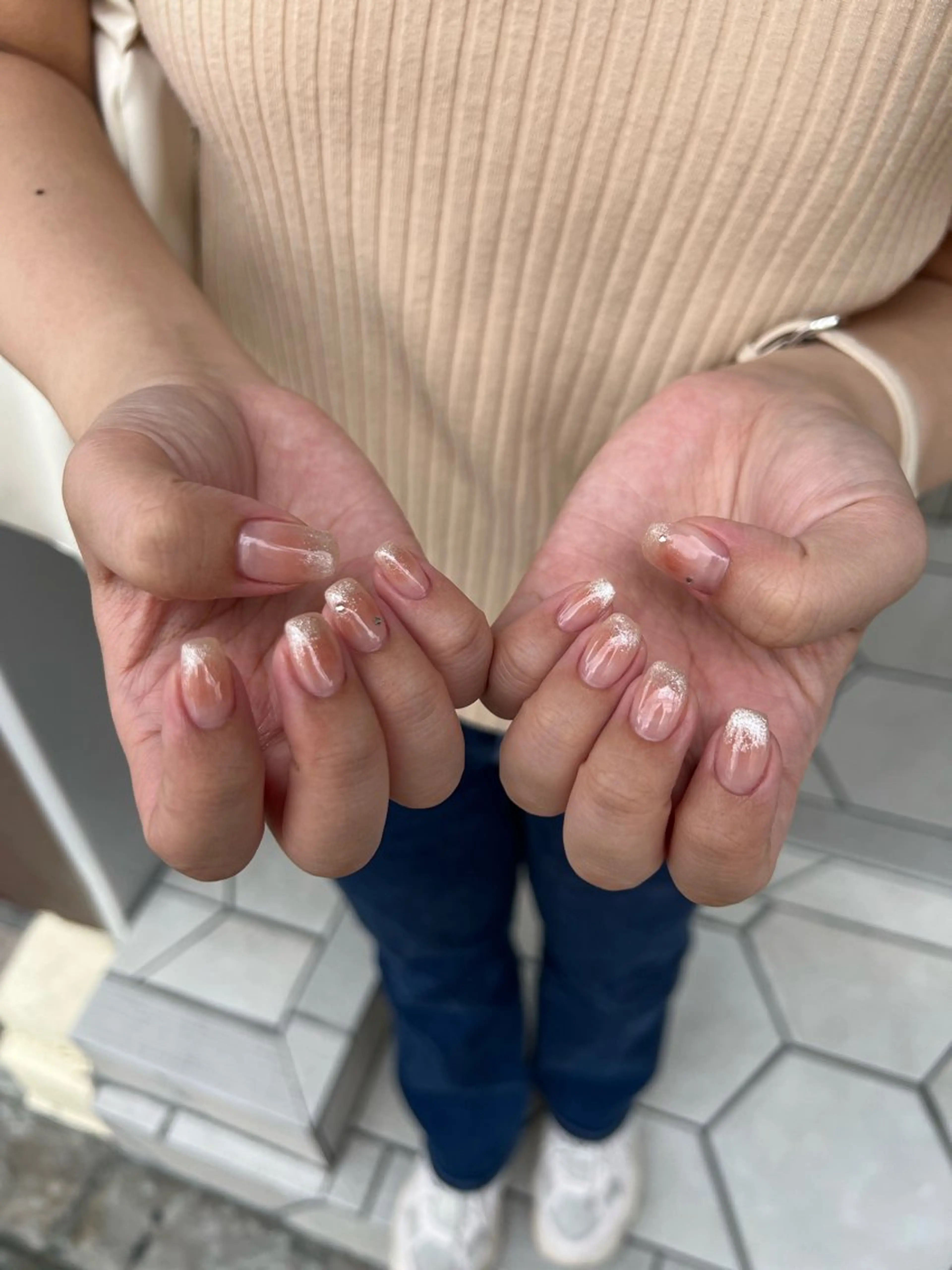 ネイル チークネイル Rommy Arisaのネイルデザイン