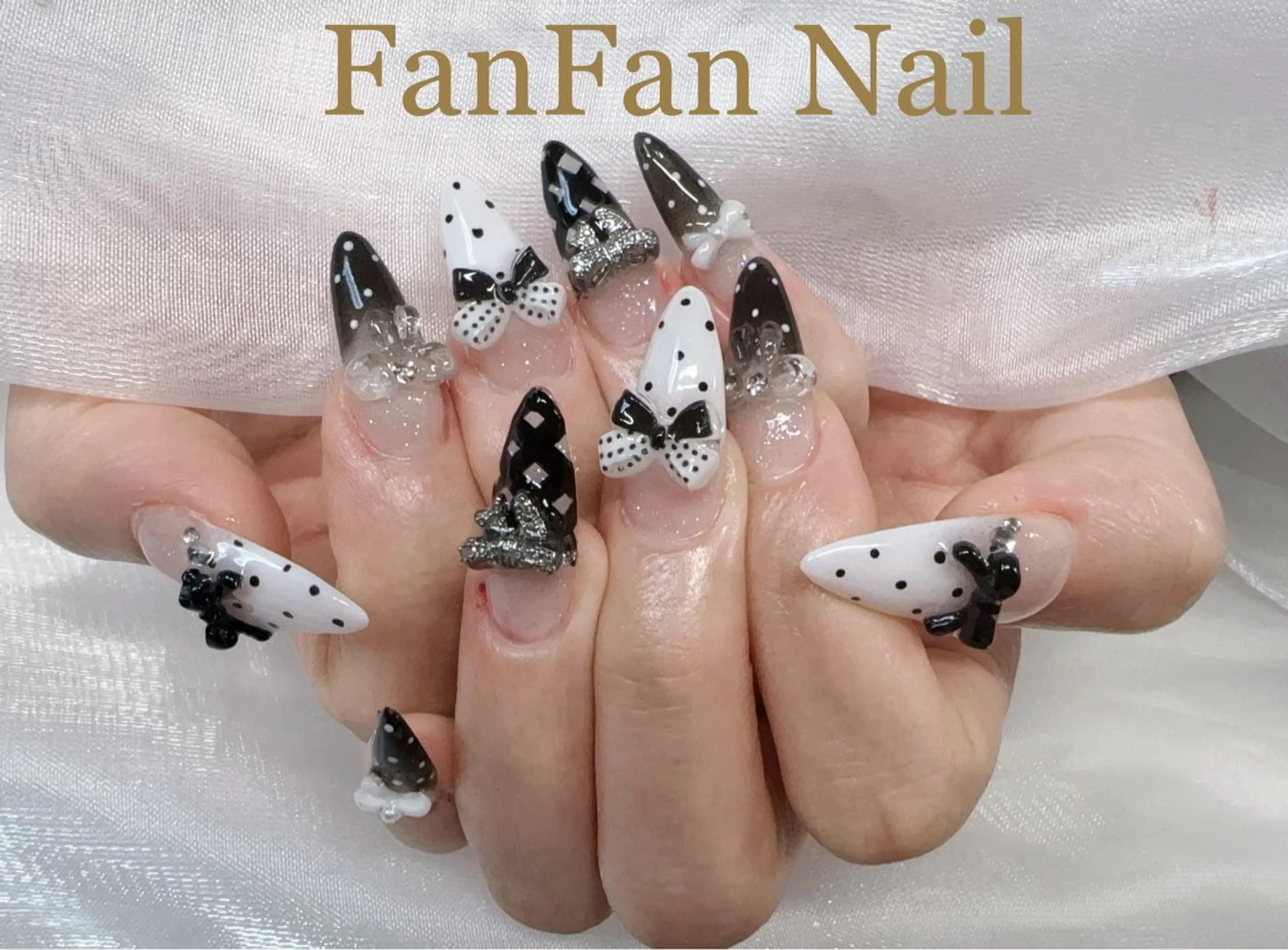 ネイル アートネイル オーロラネイル ガーリー キラキラネイル 韓国ネイル ハンドネイル KaKa FanFanNailのネイルデザイン