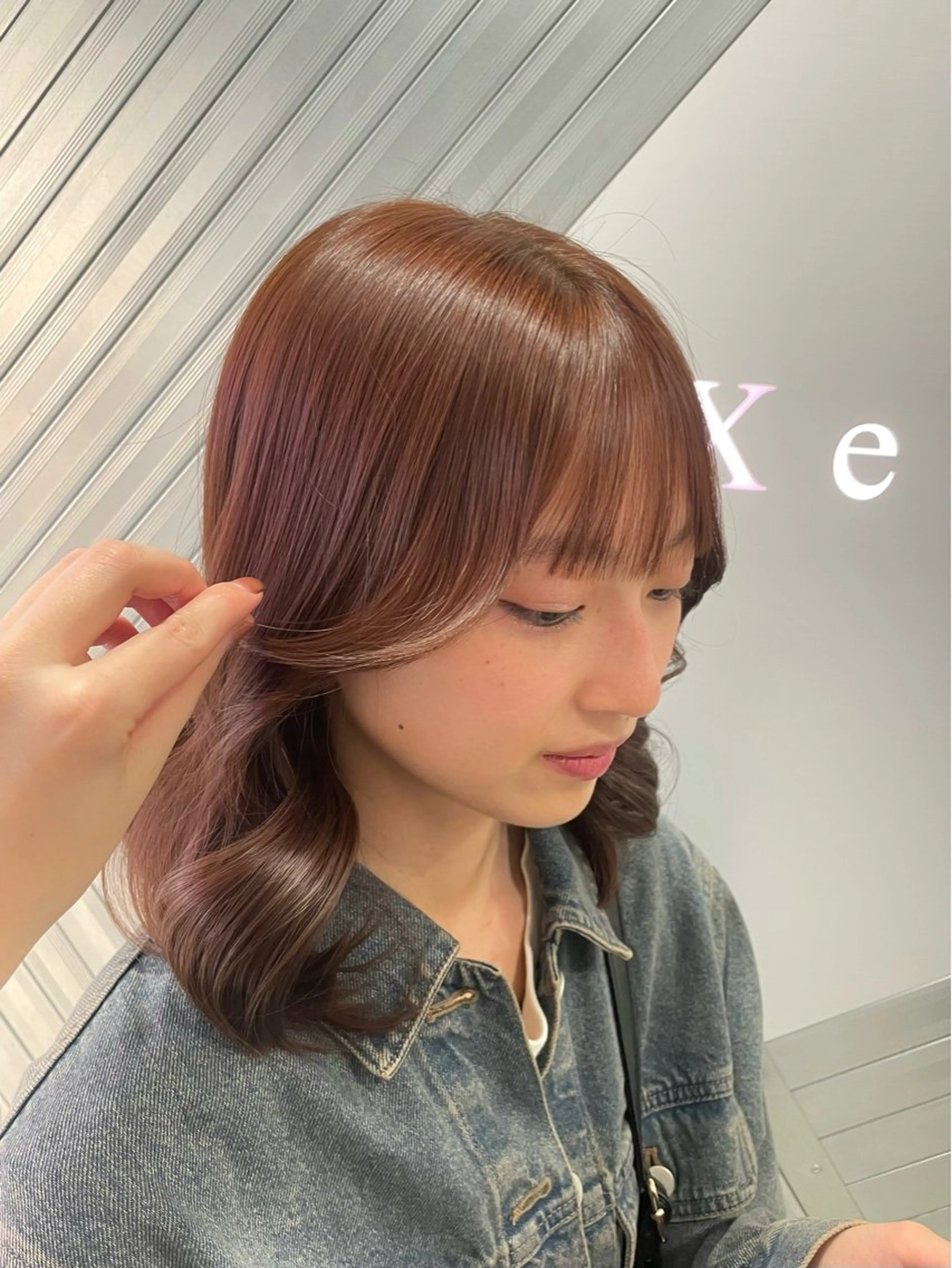 セミロング Xena ria 衣織/ブリーチカラーのヘアスタイル