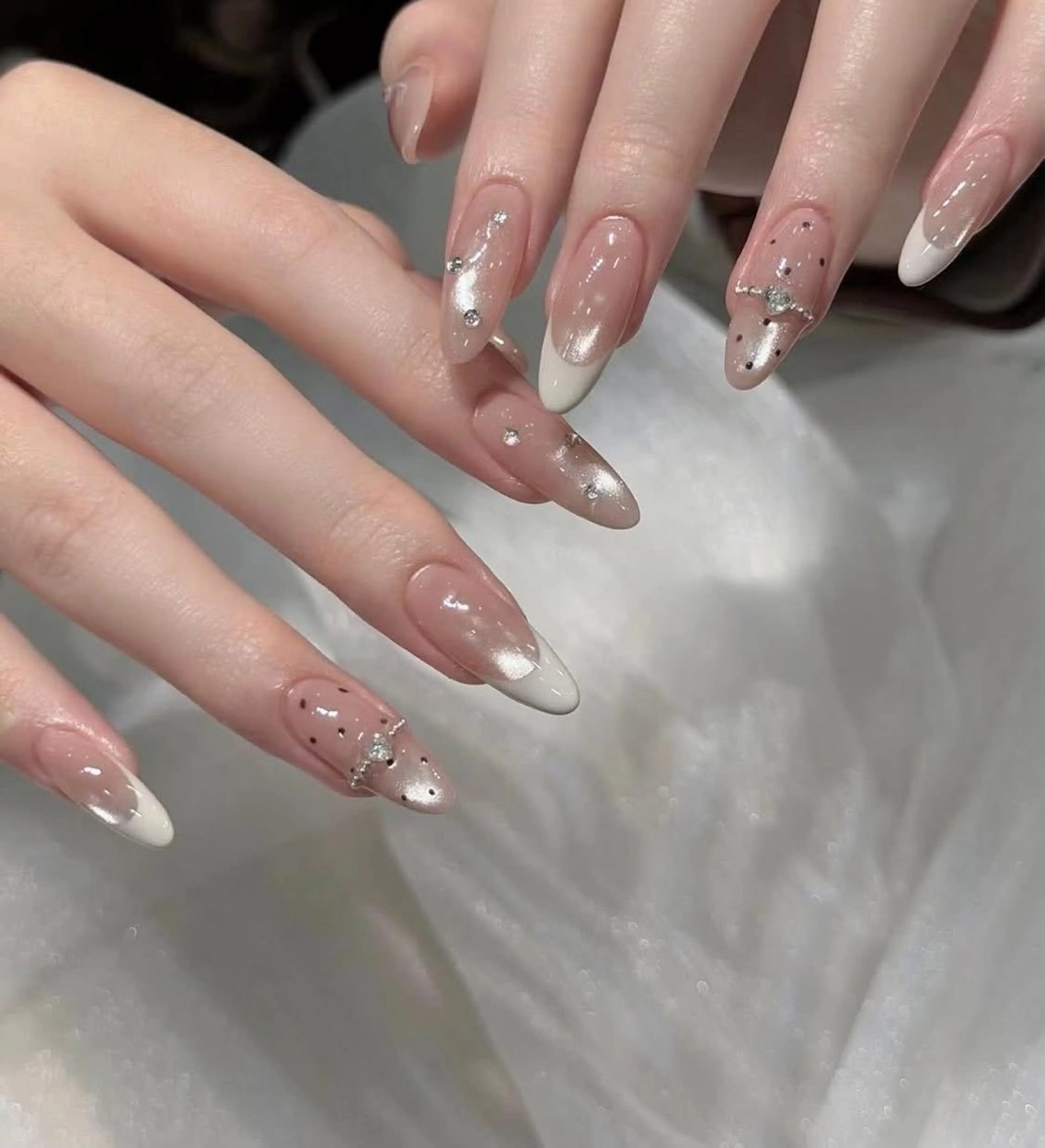 ネイル チークネイル フレンチネイル グラデーション 韓国ネイル マグネットネイル ハンドネイル Kitty1689 Kittyのネイルデザイン