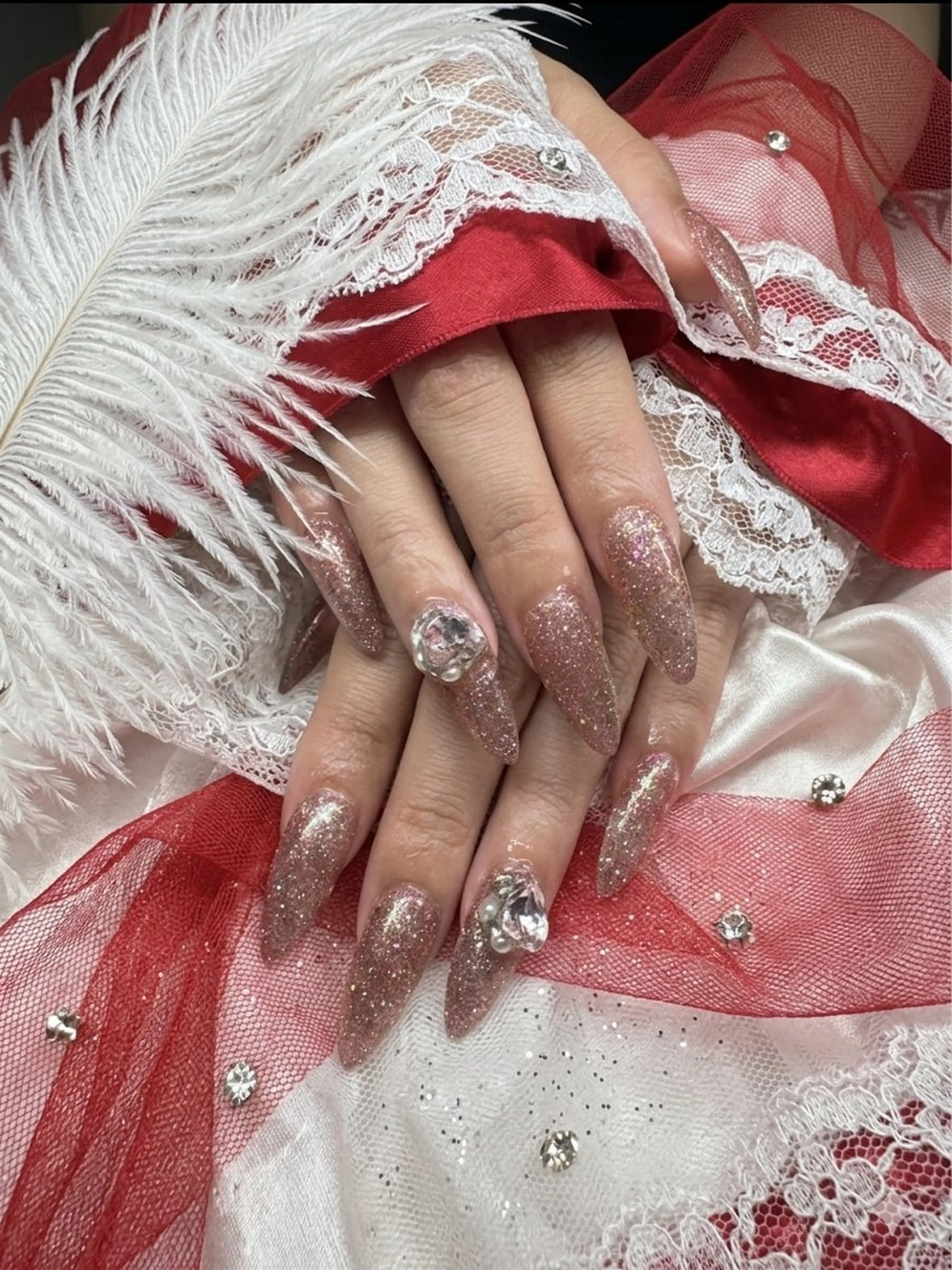 ネイル キラキラネイル ラメ(グリッター) ロングネイル ワンホンネイル ハンドネイル TUNEHA堂 (チュネハドウ)のネイルデザイン