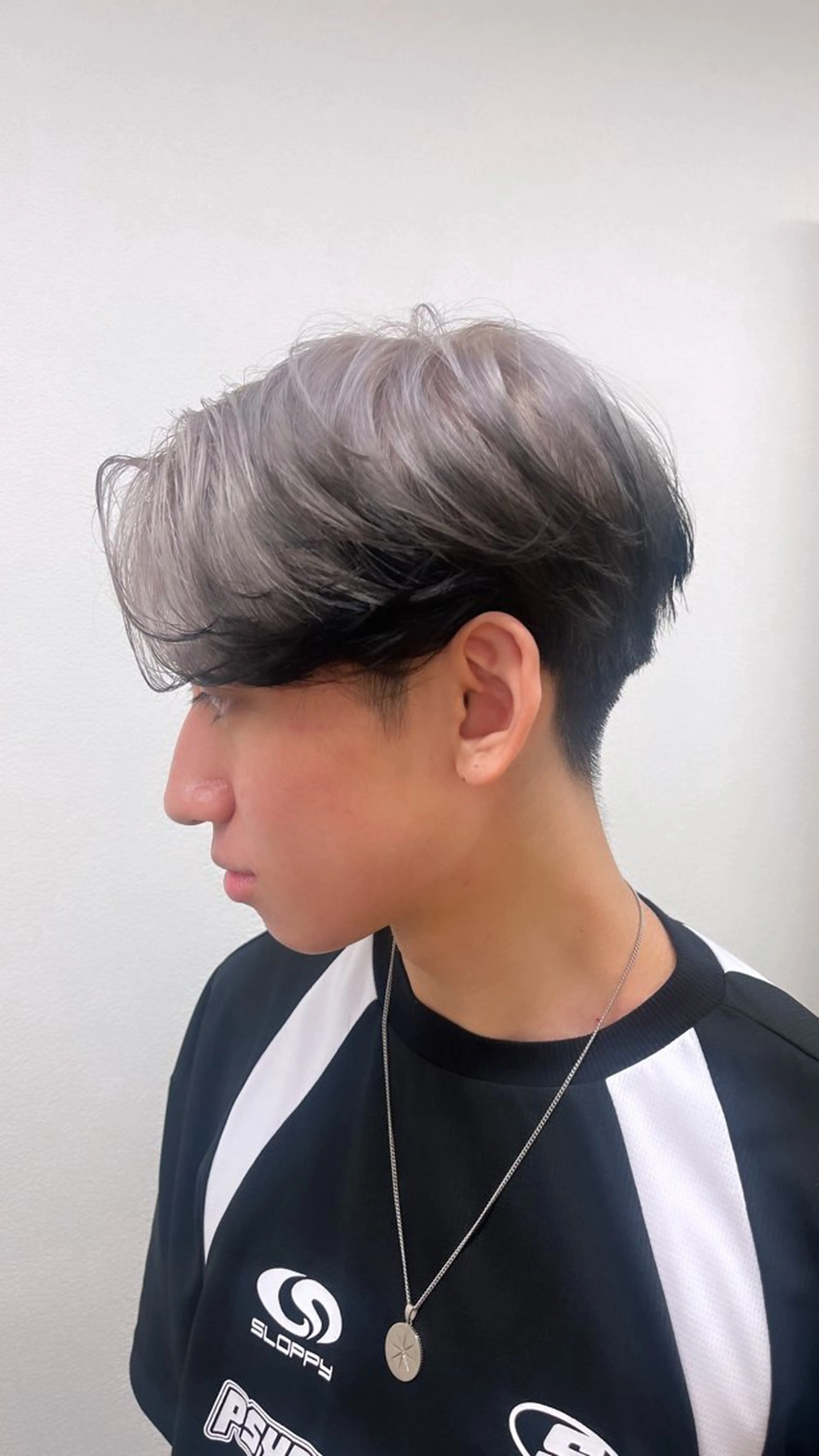 カラー ユイ☆ハイトーン ☆ブリーチデザインのヘアスタイル