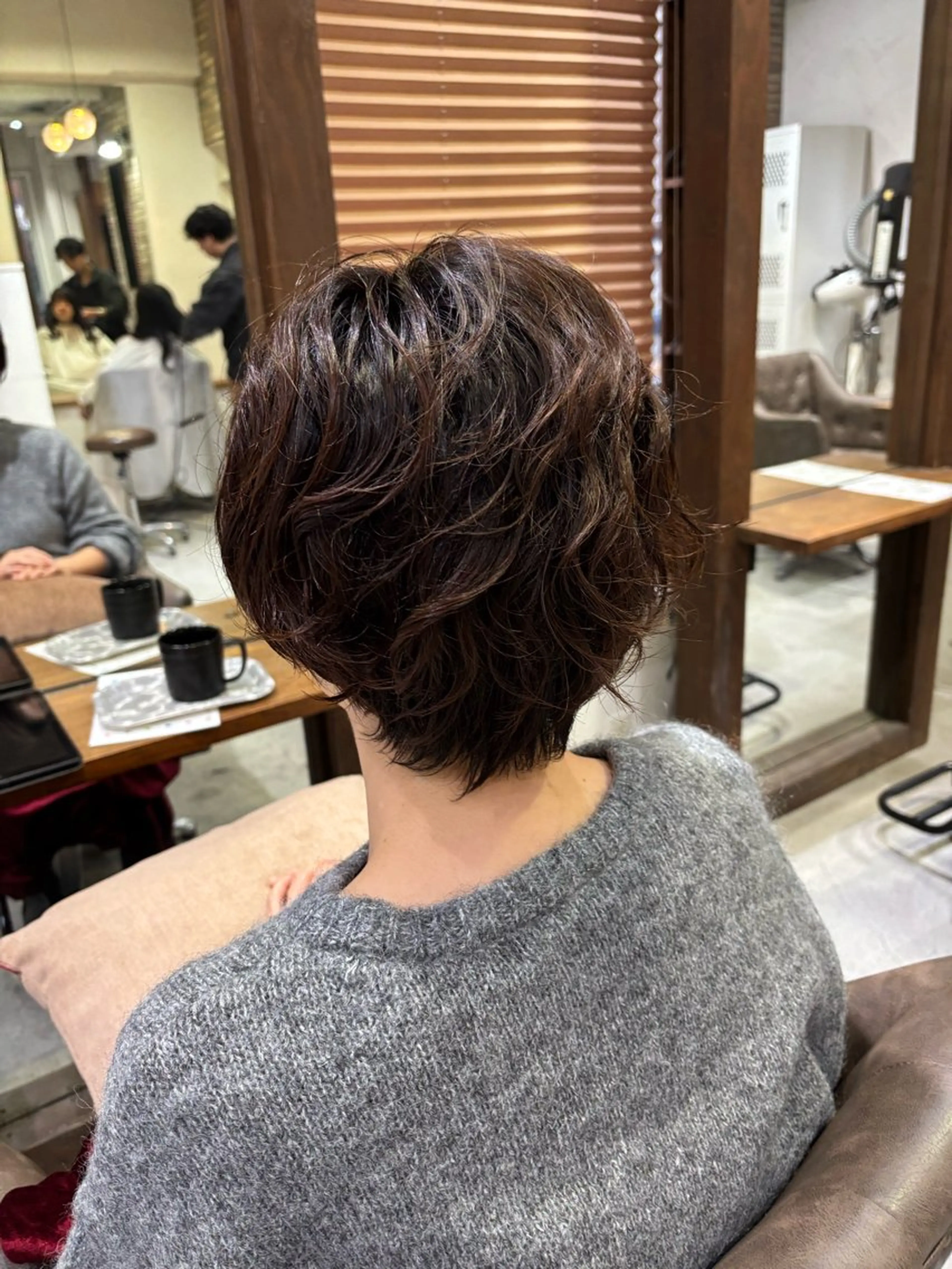 ショート パーマ ショート・パーマ・デ ザインカラー/むつみのヘアスタイル