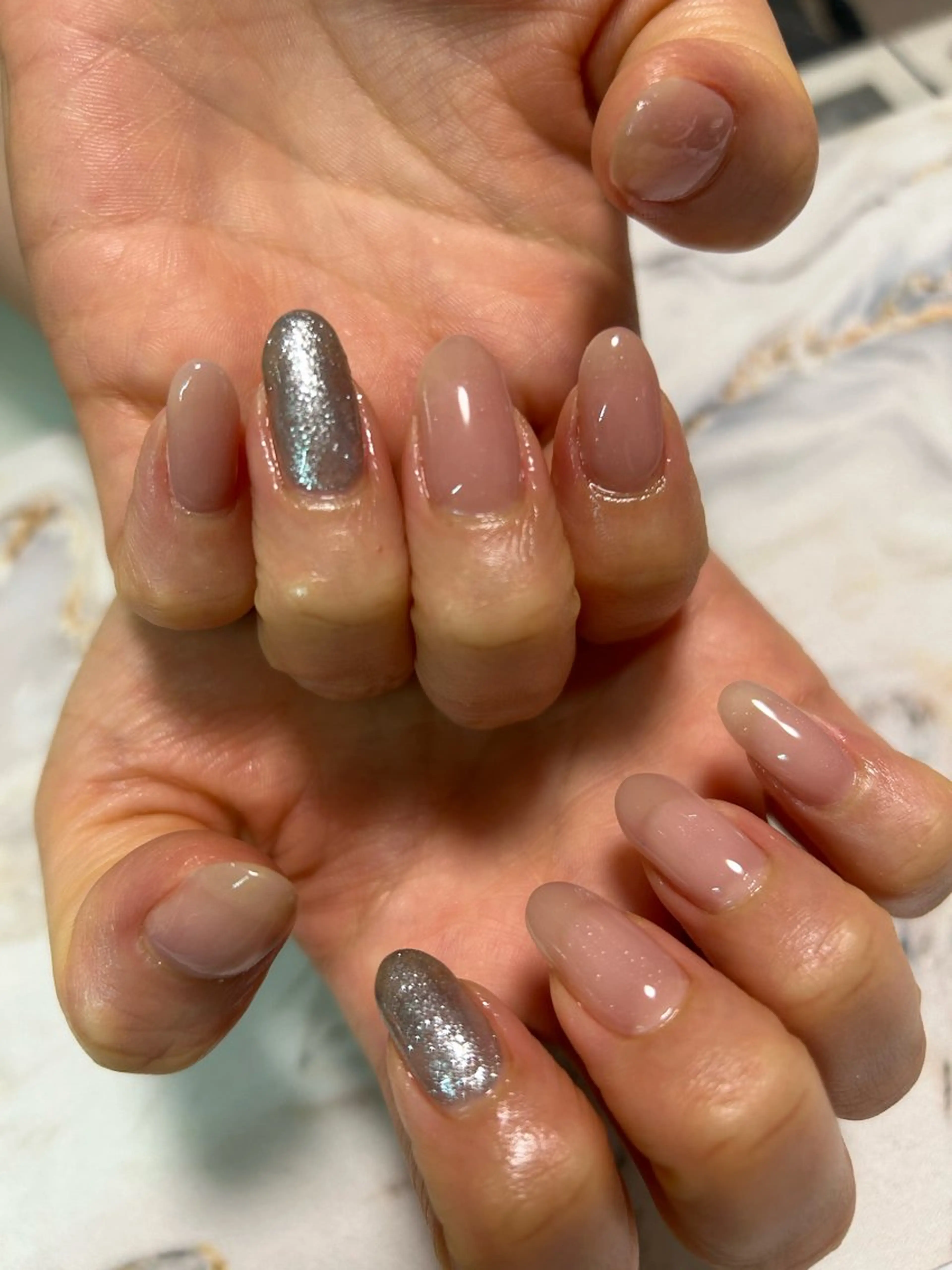 ネイル ミラーネイル ニュアンスネイル オフィスネイル シルバー シンプルネイル ハンドネイル Nail Stellaのネイルデザイン
