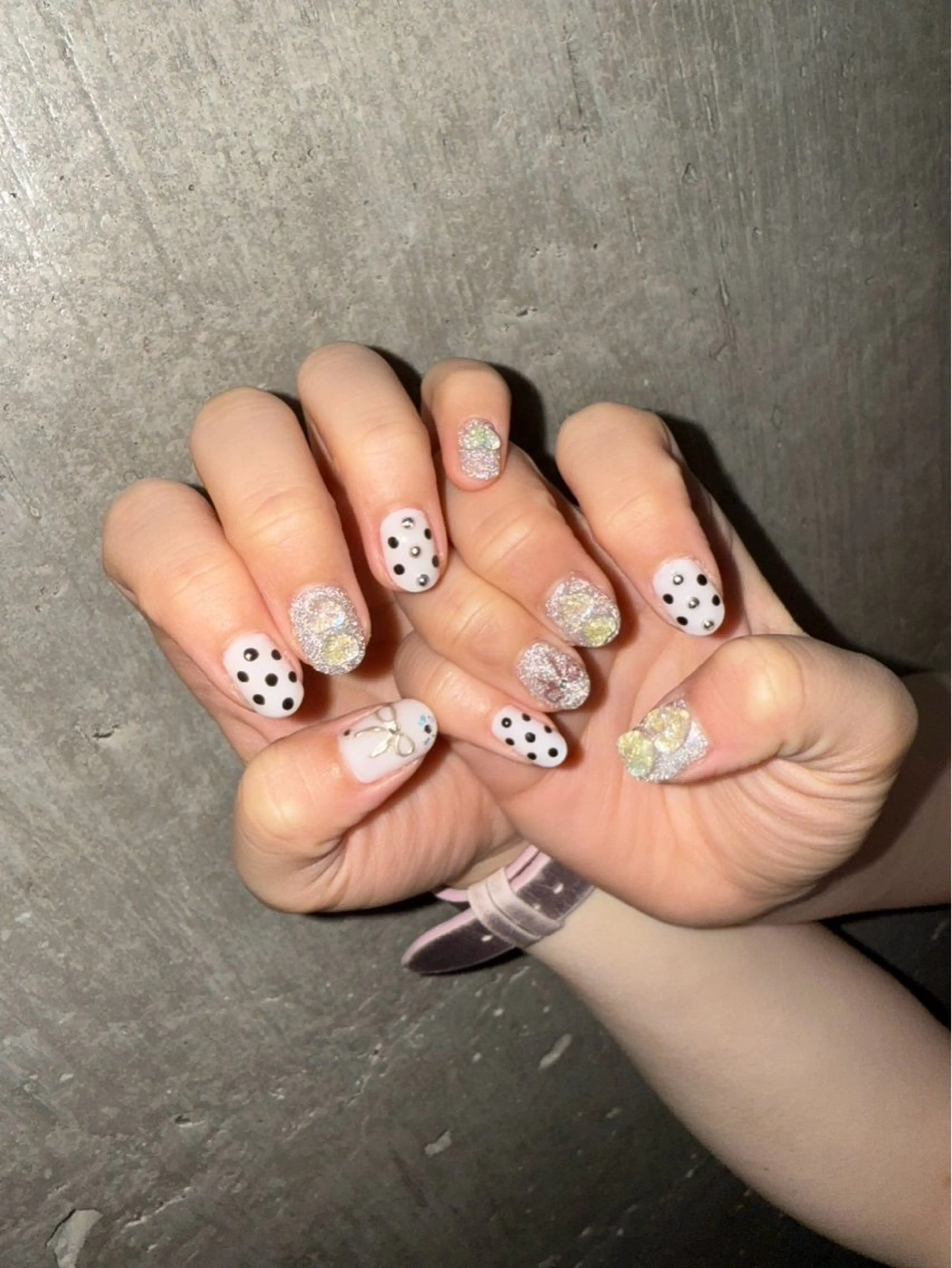 ネイル アートネイル ドット ミラーネイル リボン neo.nail柏 Mutsumiのネイルデザイン