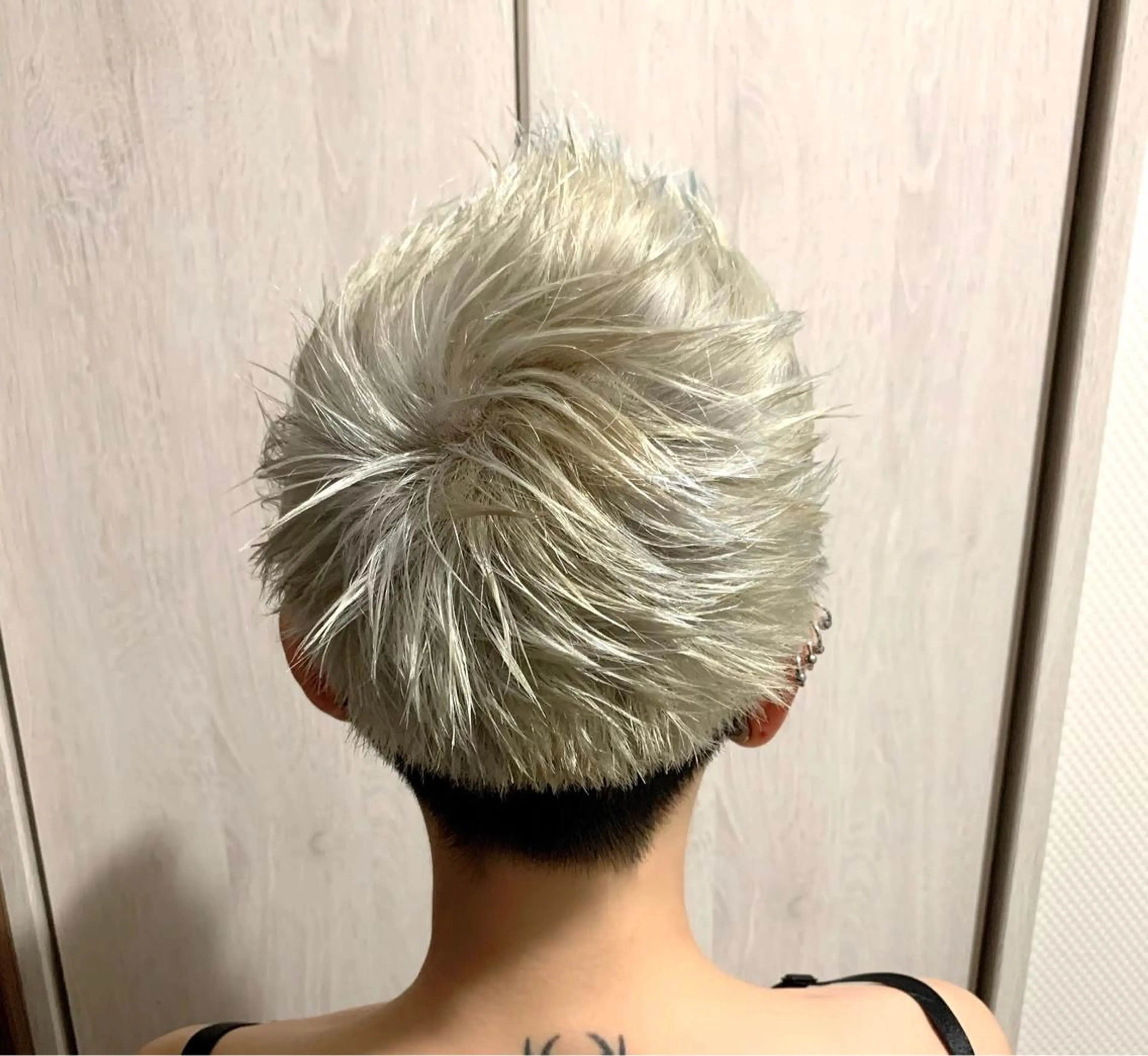 ショート カラー ブリーチ ブロンド ハイトーンカラー ホワイトブロンド ヘアカラー #ケアブリーチ# MASAのヘアスタイル