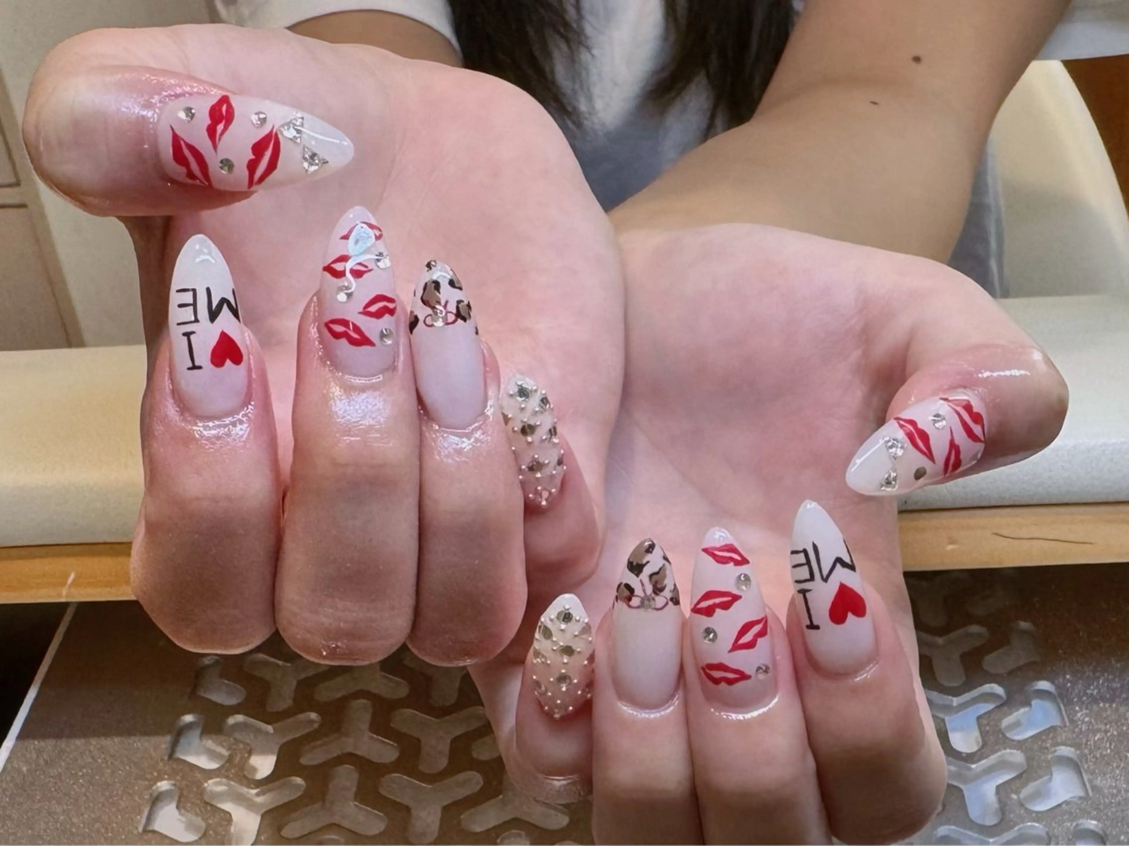 ネイル べっ甲ネイル ボルドー ブラウン マグネットネイル ニュアンスネイル ハンドネイル RinRin　nail所属・孔 ジンシェンのネイルデザイン