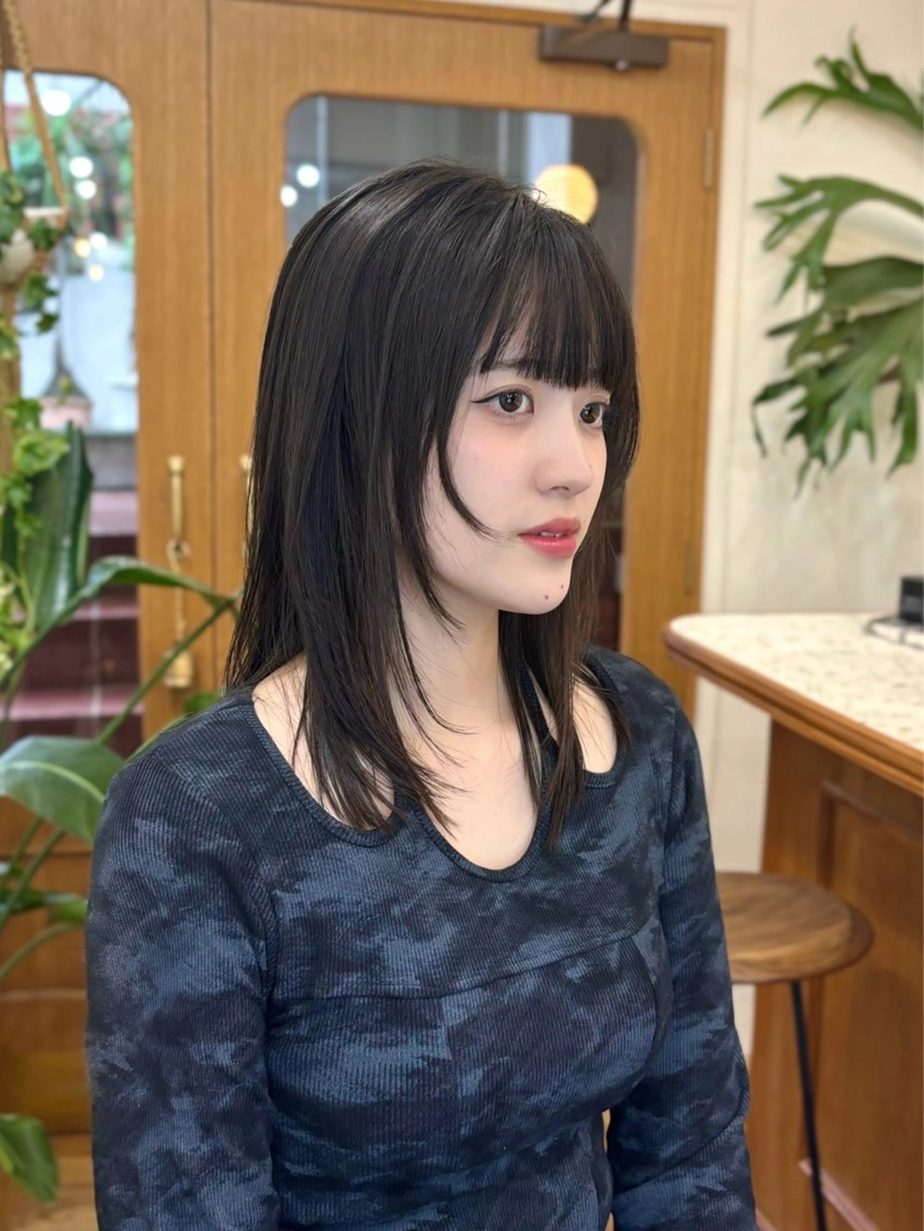 ミディアム カラー くびれヘア 顔まわりレイヤー レイヤーカット CIEN所属・ayano🫧 《CIEN》のヘアスタイル