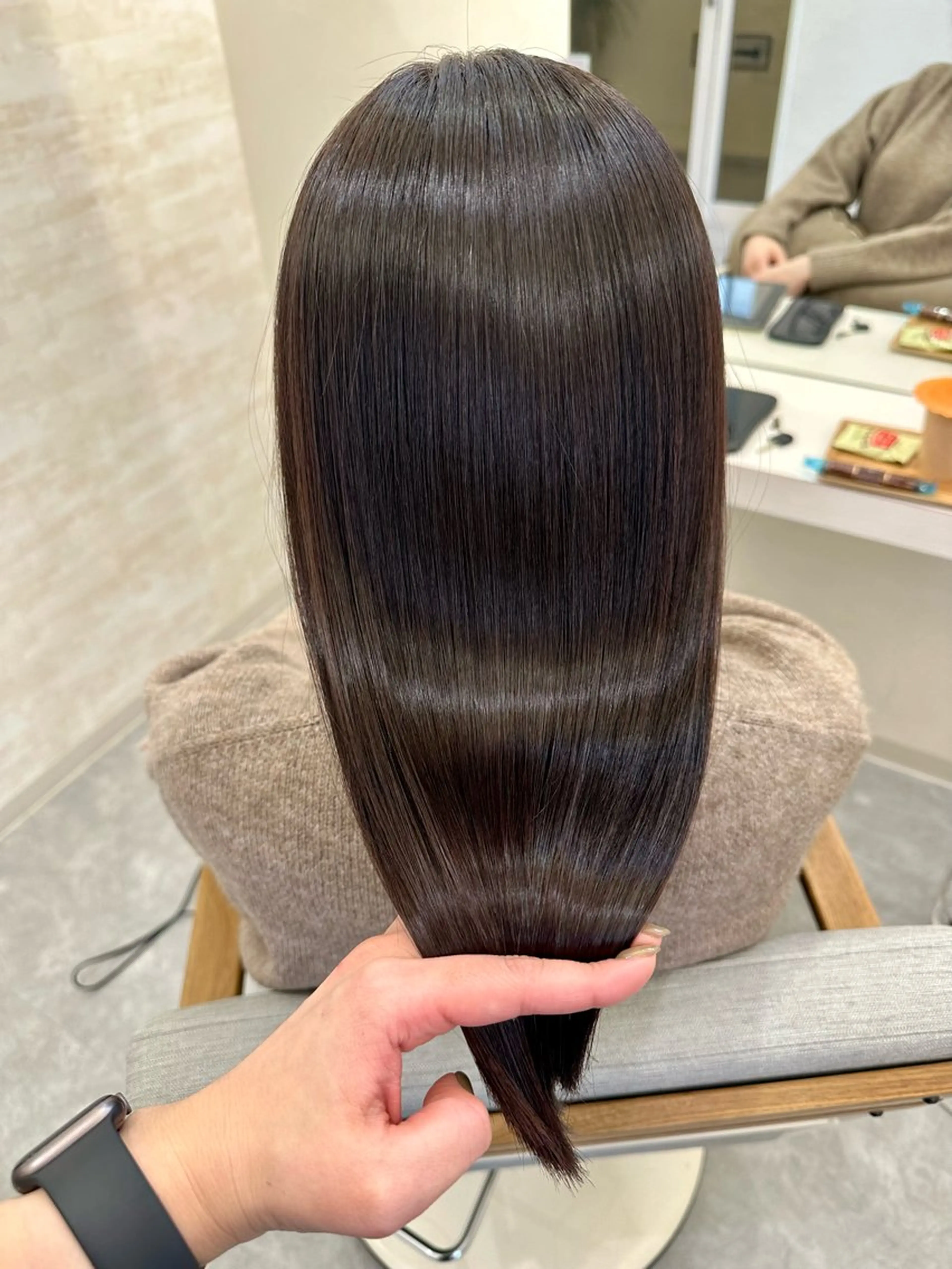 セミロング 髪質改善 カット ヘアカラー トリートメント 髪質改善&ヘアケア 永山若奈のヘアスタイル