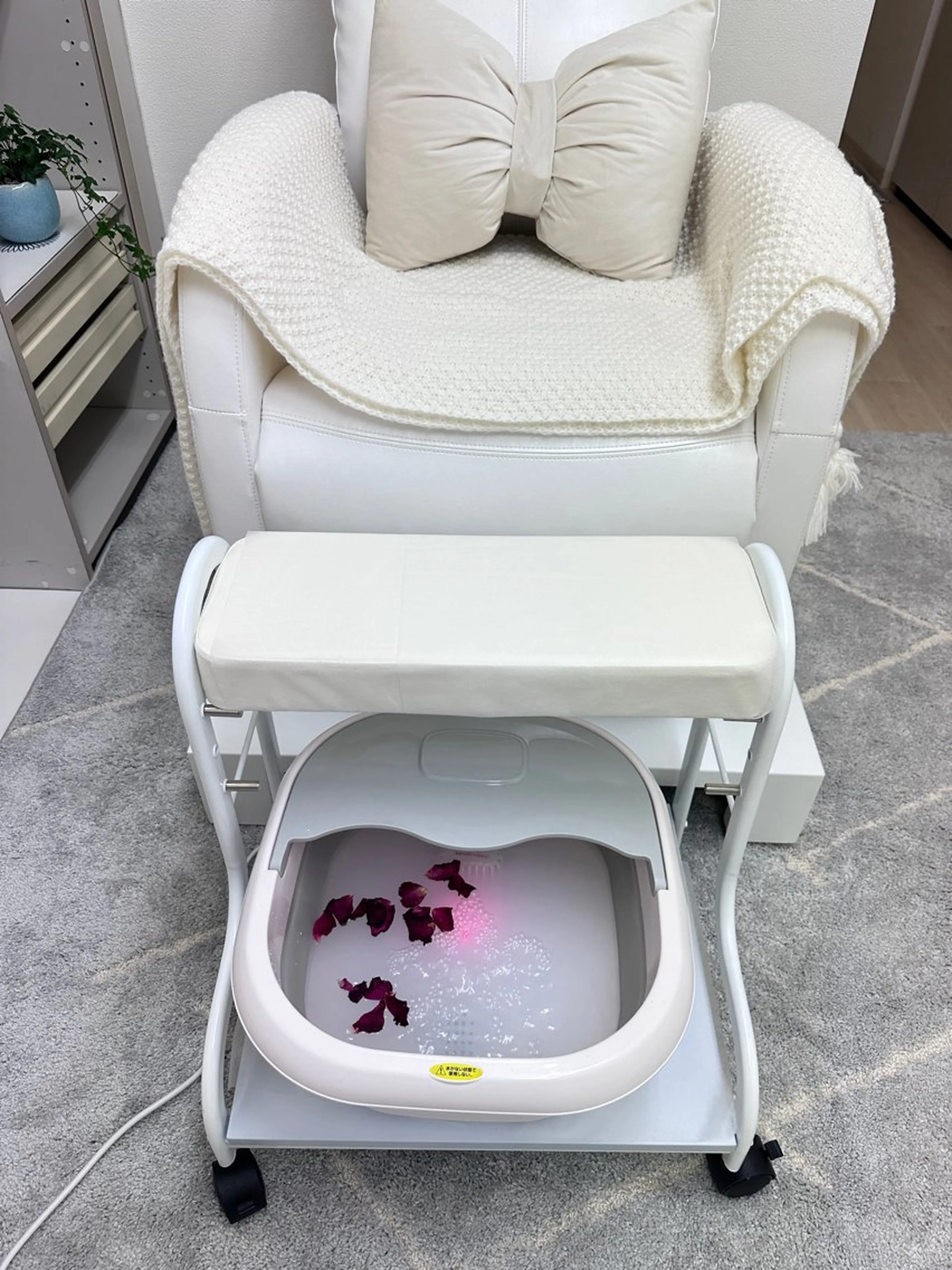 FOOT フットバス(クリームミルクバス)➕角質除去➕保湿ケア＋ジェル(ワンカラー／ラメグラ)2色の写真