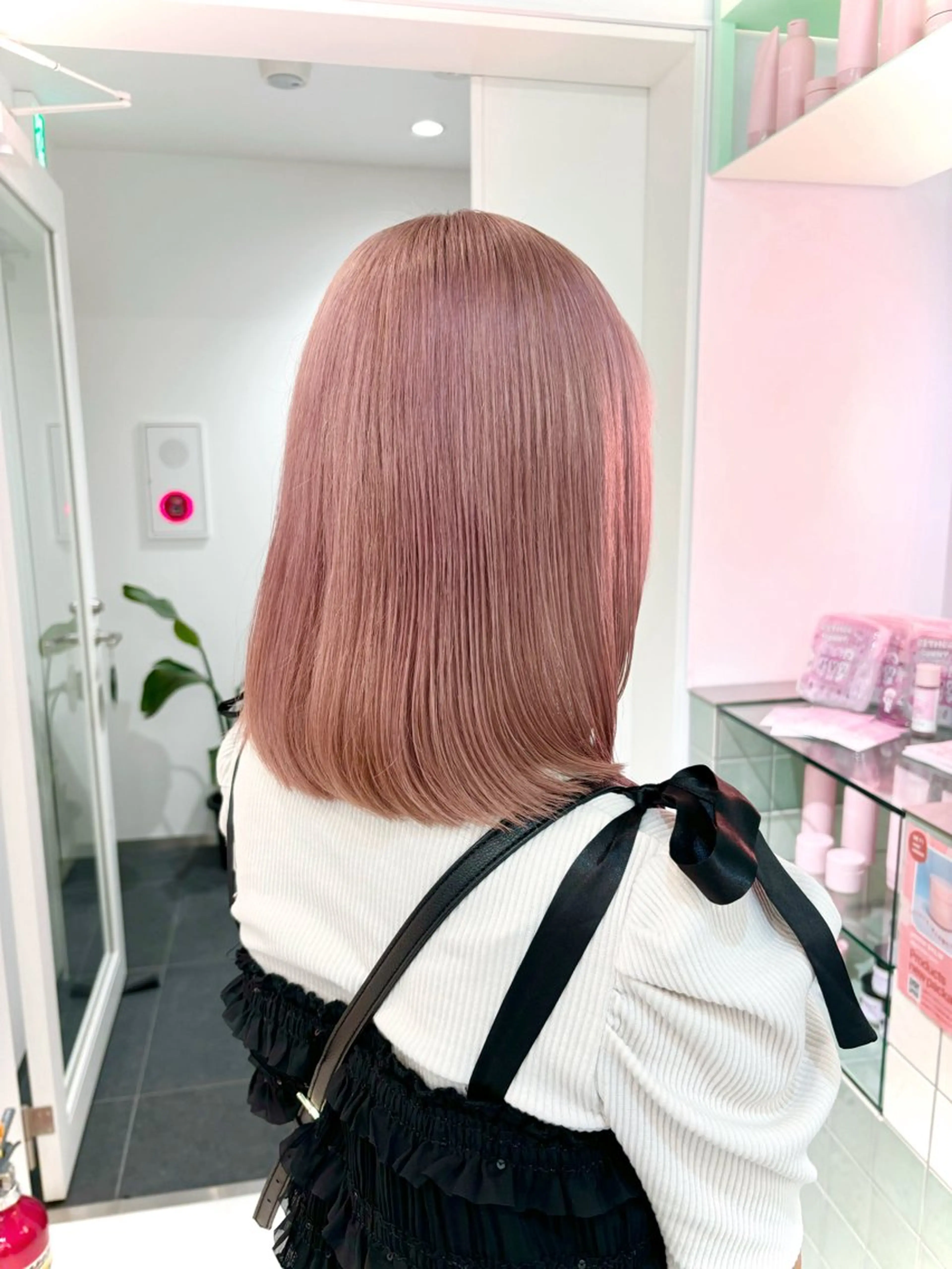 ミディアム カラー 顔周りカット/ボブ/ ツヤ髪/coconaのヘアスタイル