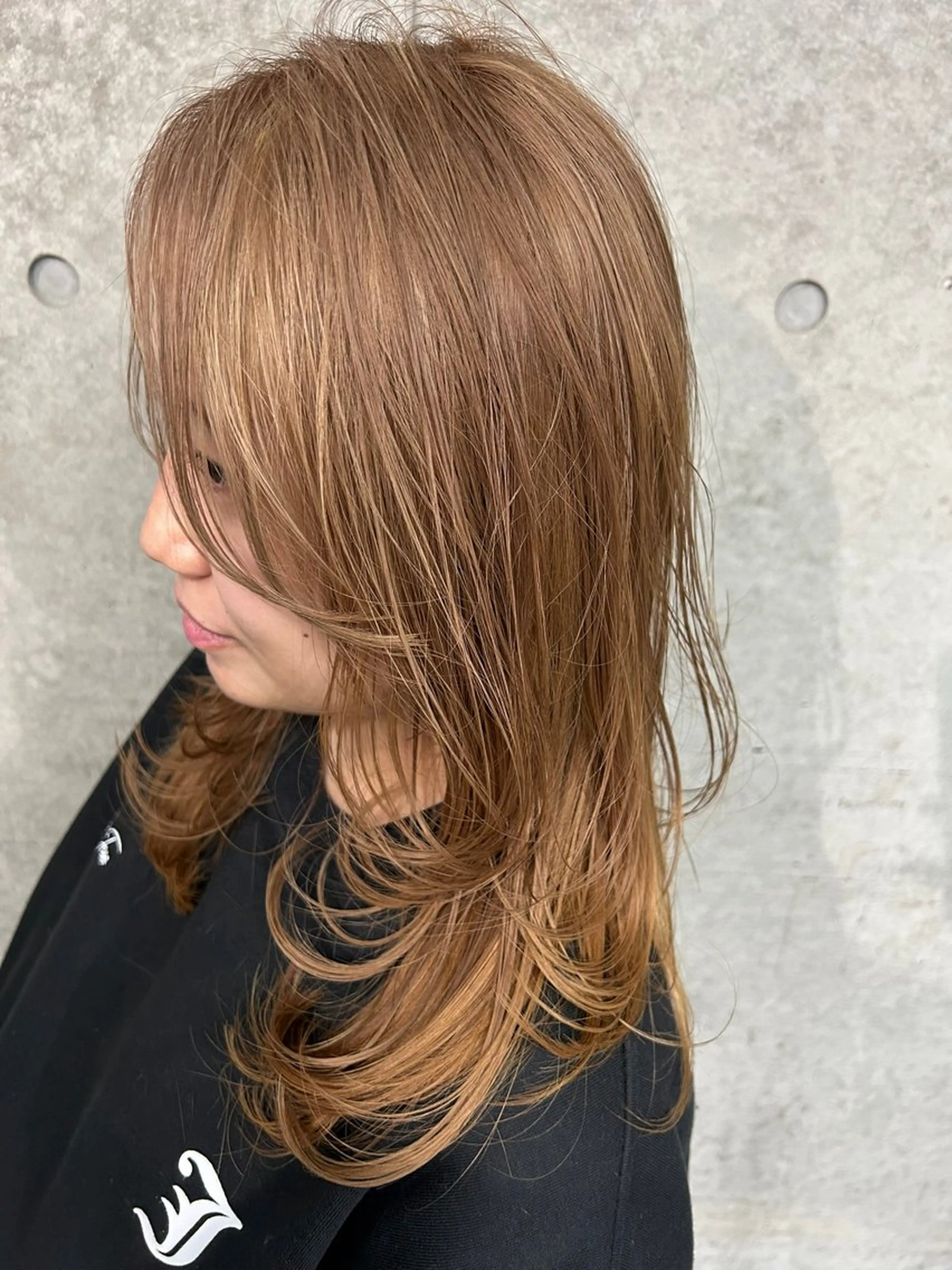 ロング カラー ロングレイヤー ベージュカラー ブリーチ レイヤーカット ロング リュウド/ハイトーン /ブリーチ/名古屋のヘアスタイル