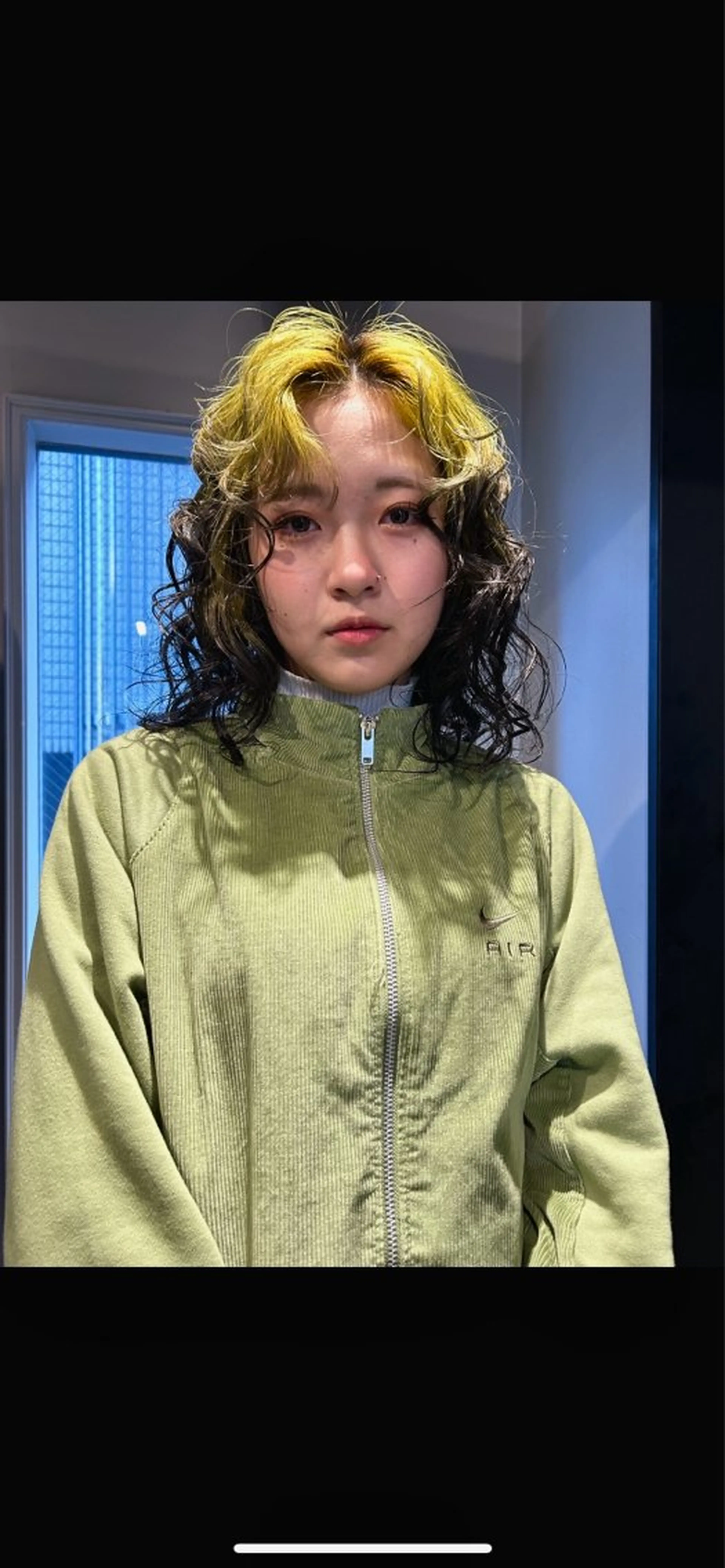 ミディアム ハイトーン特化/和音 【デザインカラー】のヘアスタイル