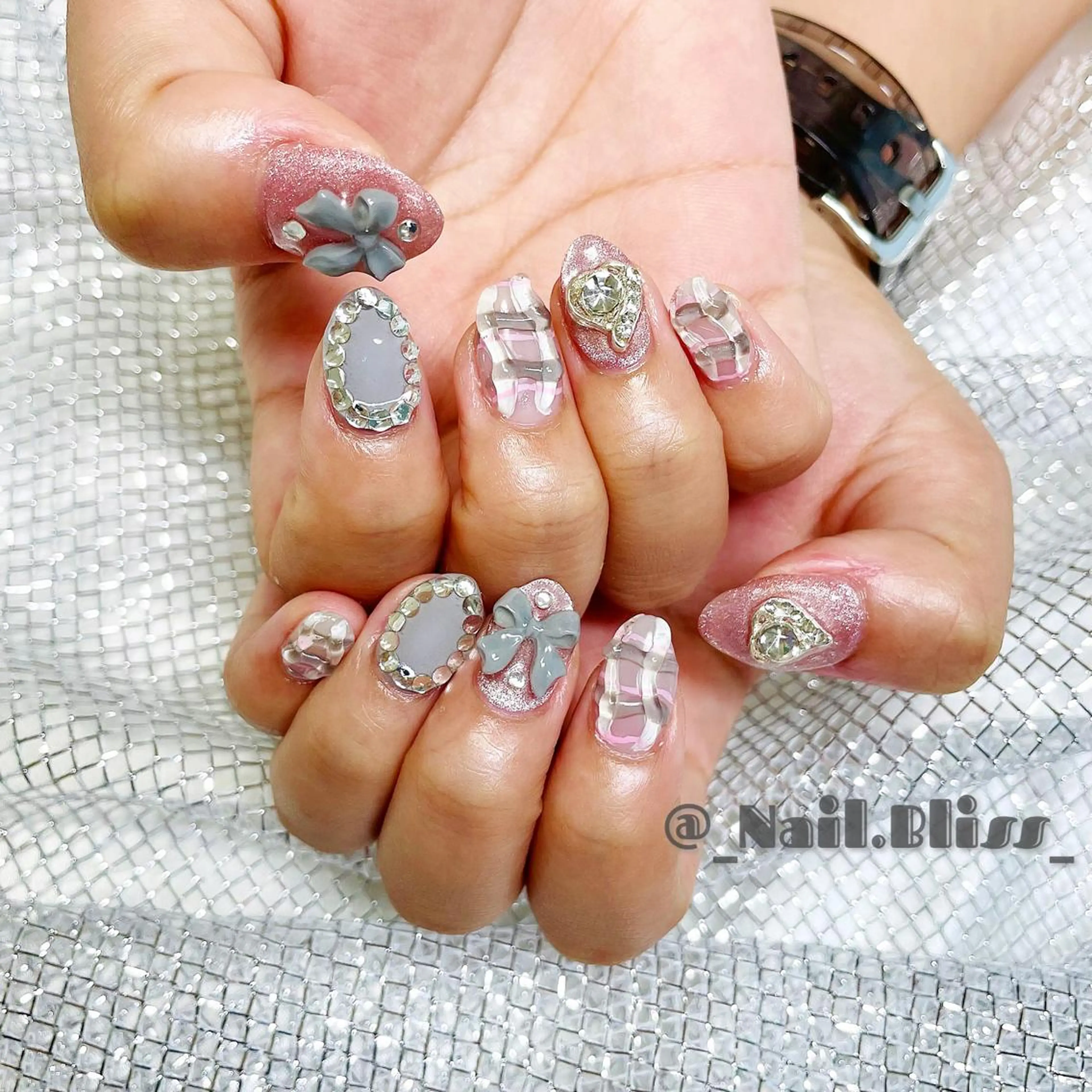 ネイル ガーリー ハンドネイル NAIL BLISSのネイルデザイン