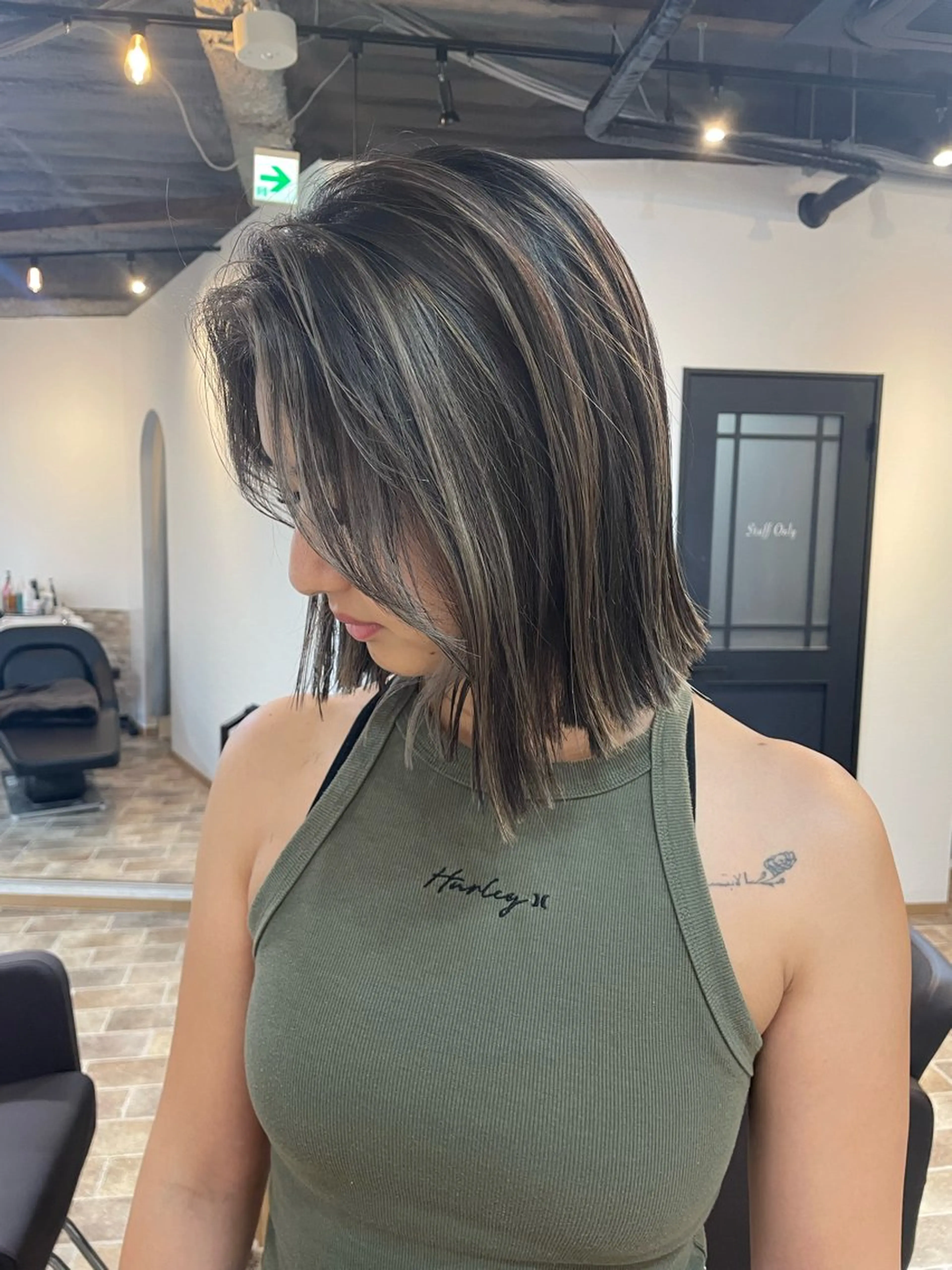 ミディアム カラー グレージュ ハイライトカラー ハイライト ヘアカラー トリートメント STAR RIVER所属・YUI/ ブリーチカラー🌷のヘアスタイル