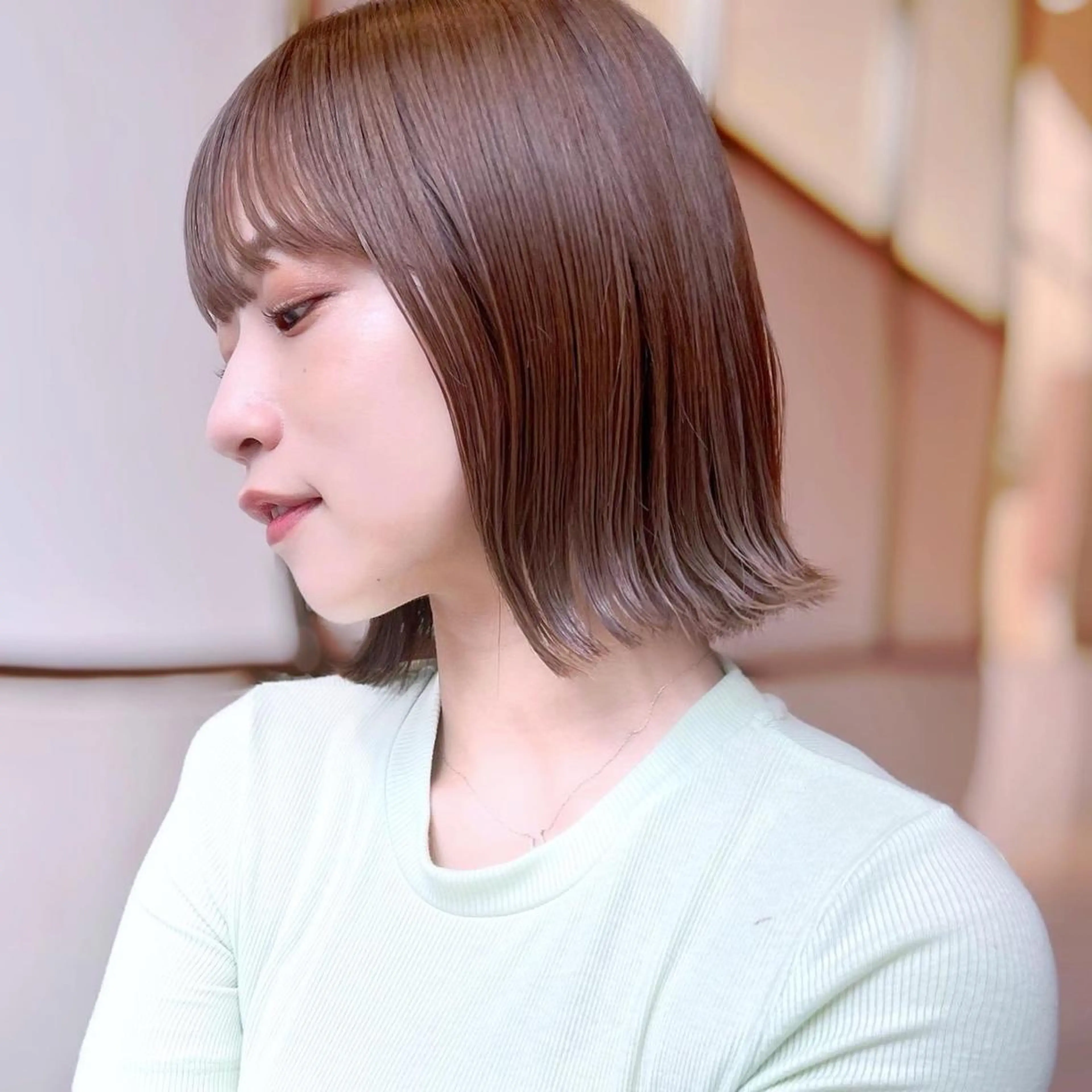 ミディアム カラー ベージュカラー 透明感カラー グレージュ ボブ カット ヘアカラー トリートメント レイヤー専門家 ダブルカラー修のヘアスタイル