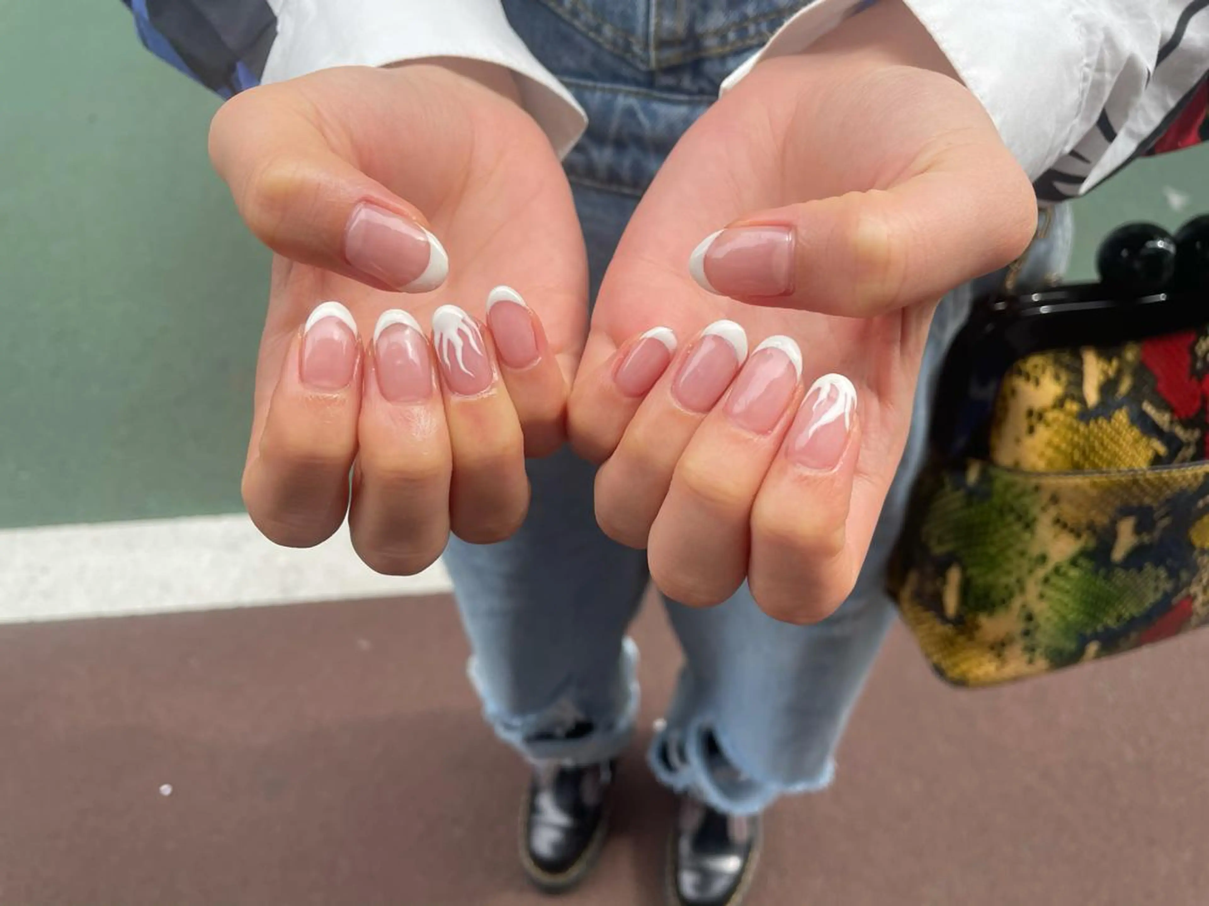 ネイル ハンドネイル ハンドケア R'well所属・はばすみれ🎀ﾈｲﾙ 光ﾌｪｲｼｬﾙ ﾍｱのネイルデザイン