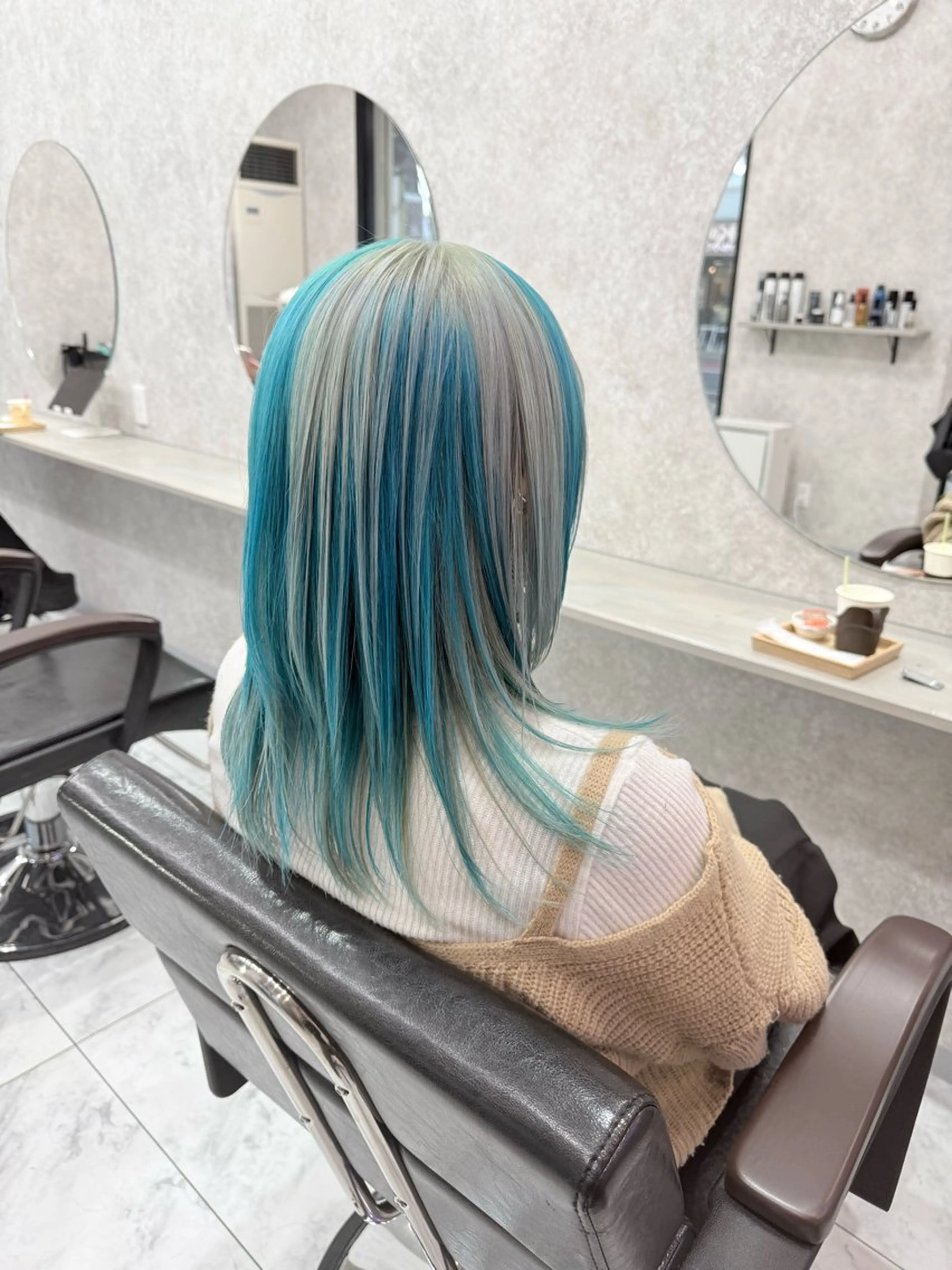 ショート カラー 🌺ハイトーン🌺 矢葺 なぎさ🌺🌺のヘアスタイル