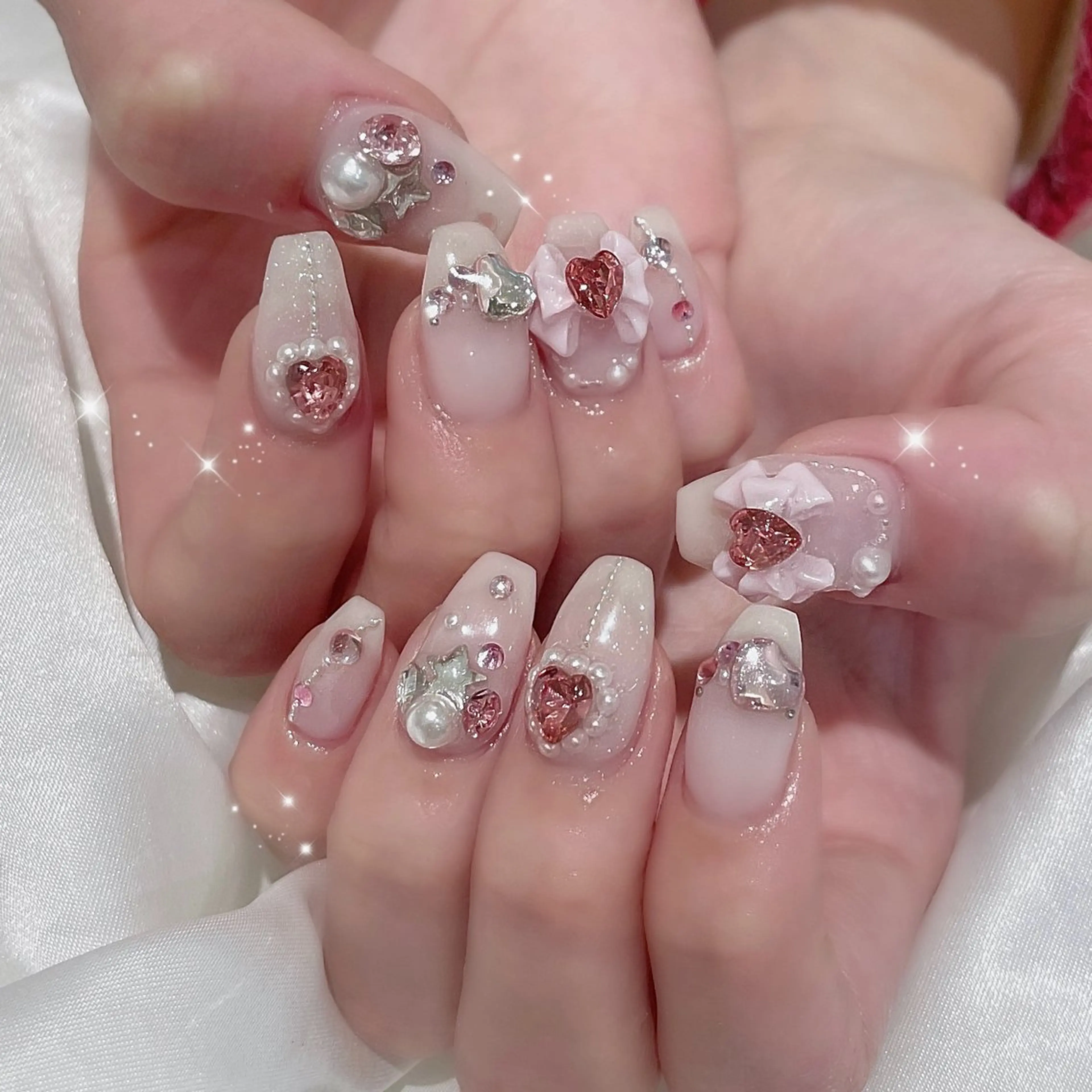 ネイル チークネイル ジェルネイル 韓国ネイル マグネットネイル ニュアンスネイル ハンドネイル Kanon 🤍のネイルデザイン