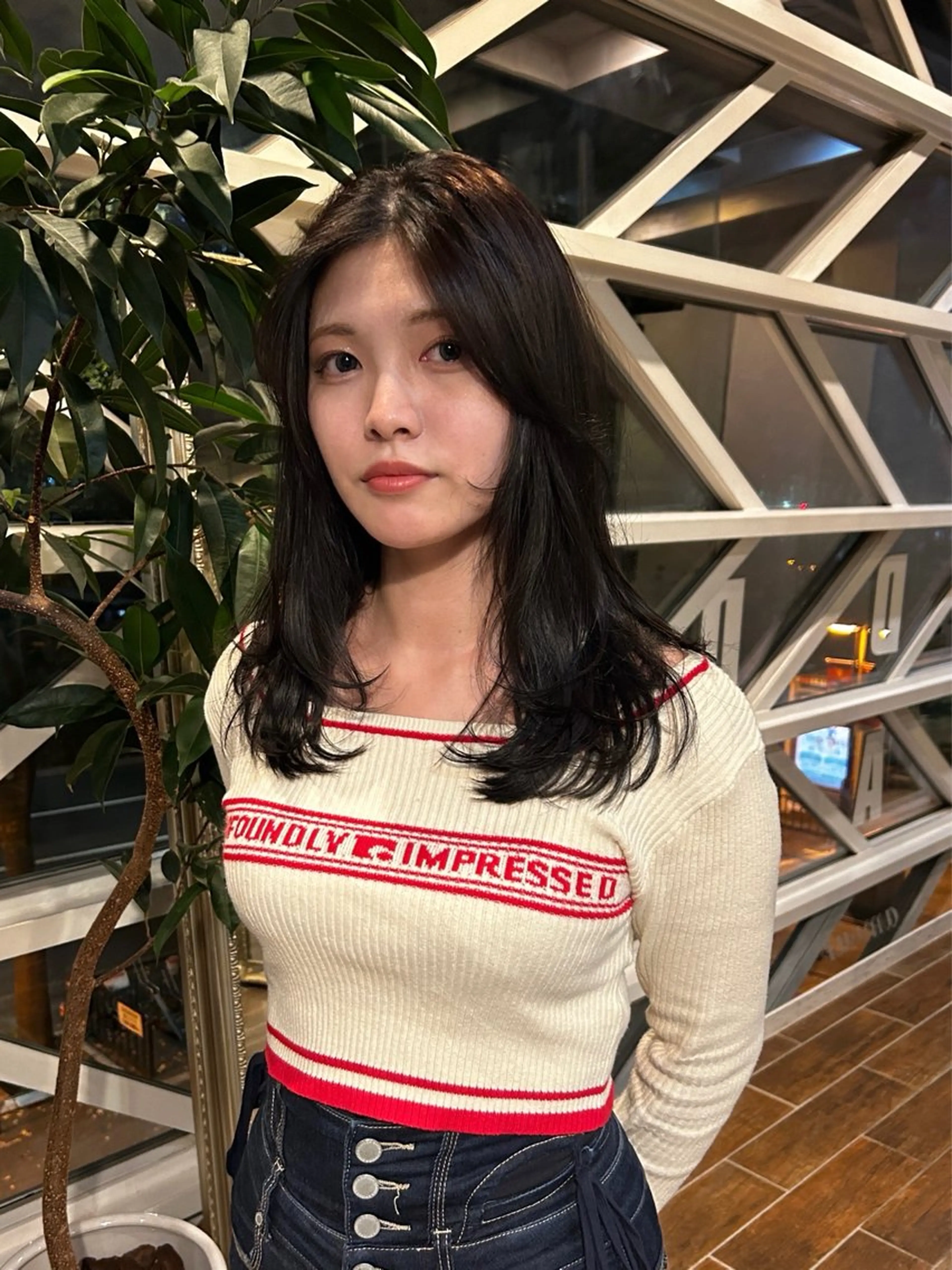 ミディアム 西 優衣奈のヘアスタイル