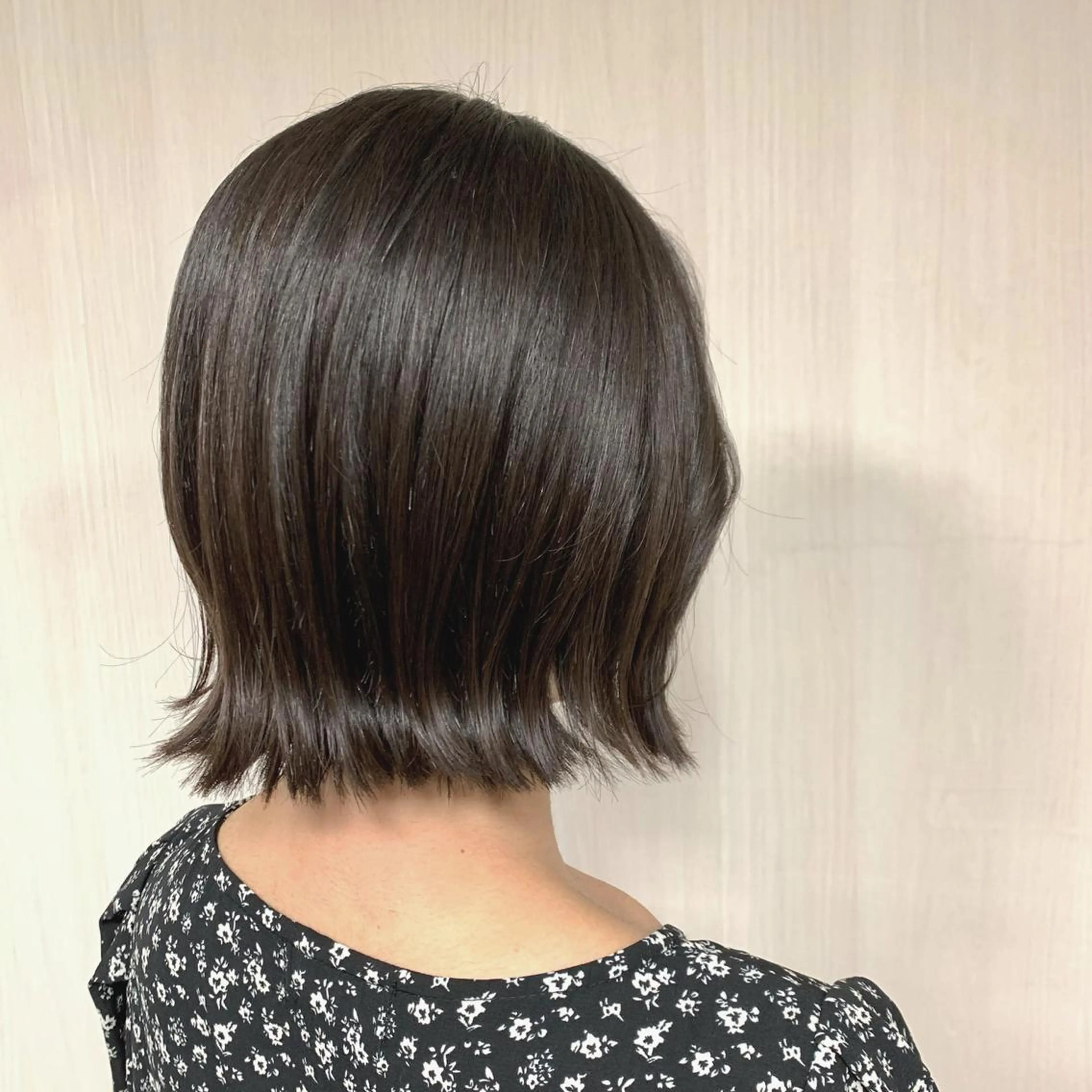 ショート ボブ 外ハネヘア ウスイマイコ カット/ケアカラーのヘアスタイル