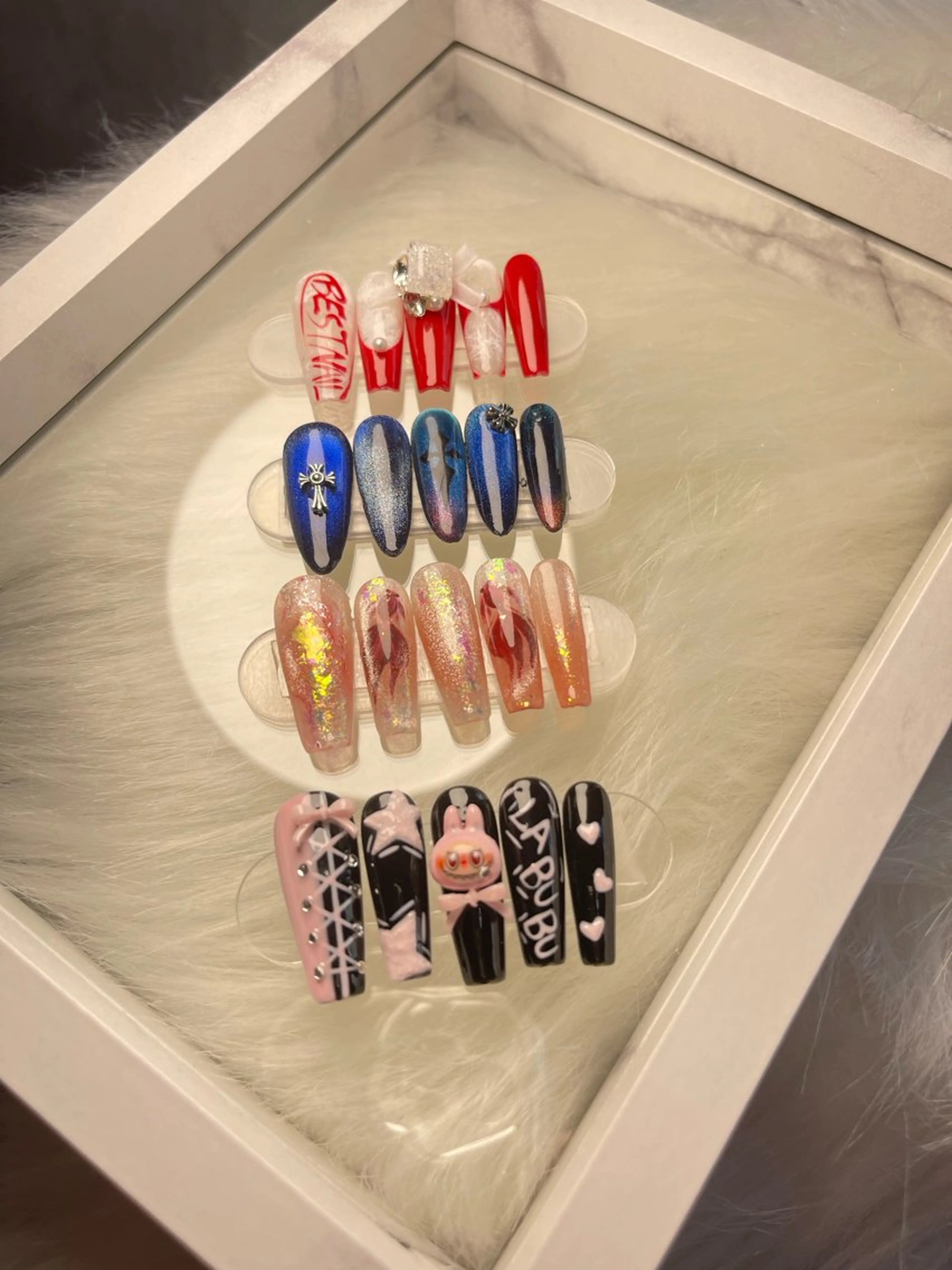 ネイル 岡田 野良のネイルデザイン