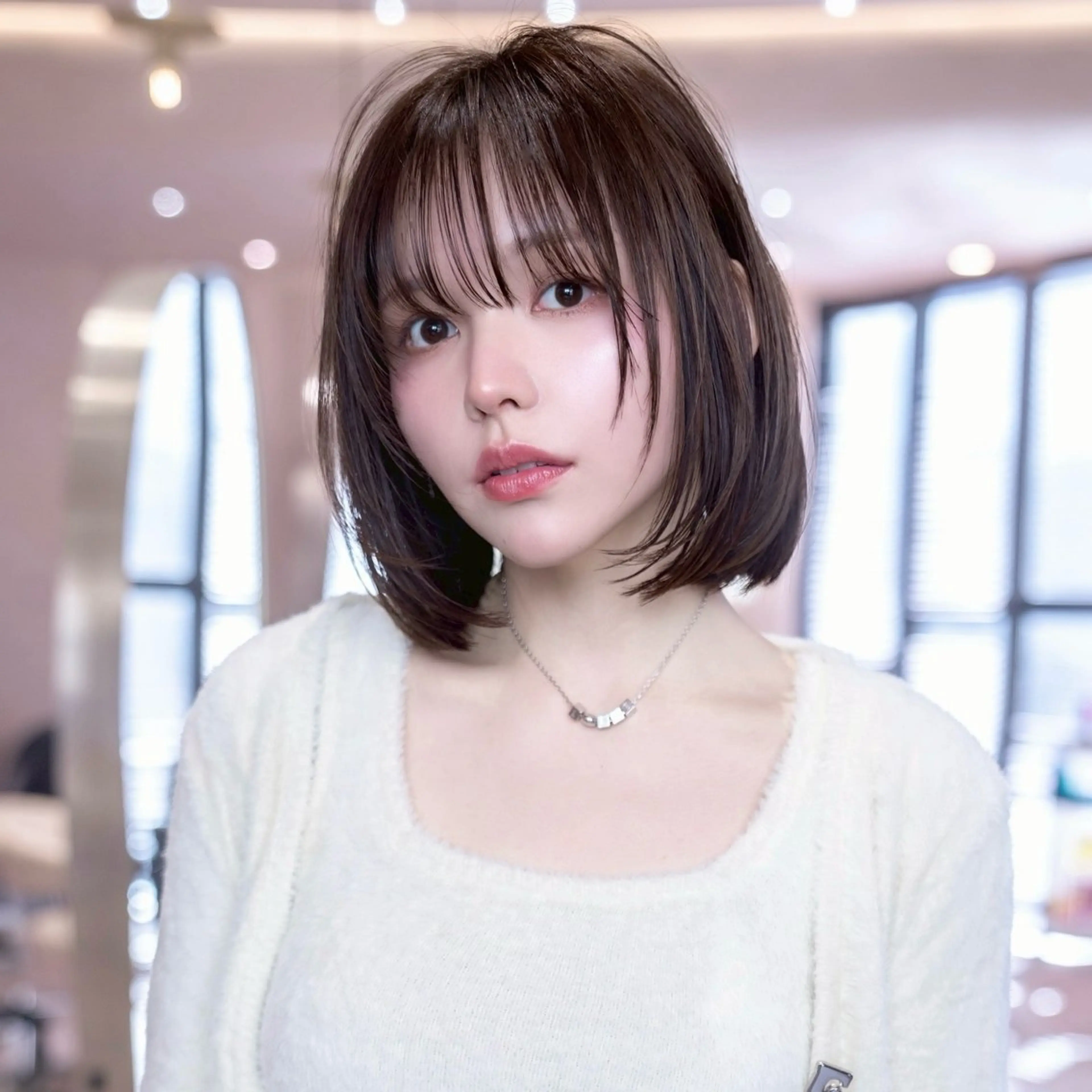 ミディアム カラー 切りっぱなしボブ ボブ 学生 韓国風ヘア カット トリートメント 渋谷ボブ/韓国 ×タッセルしょうごのヘアスタイル