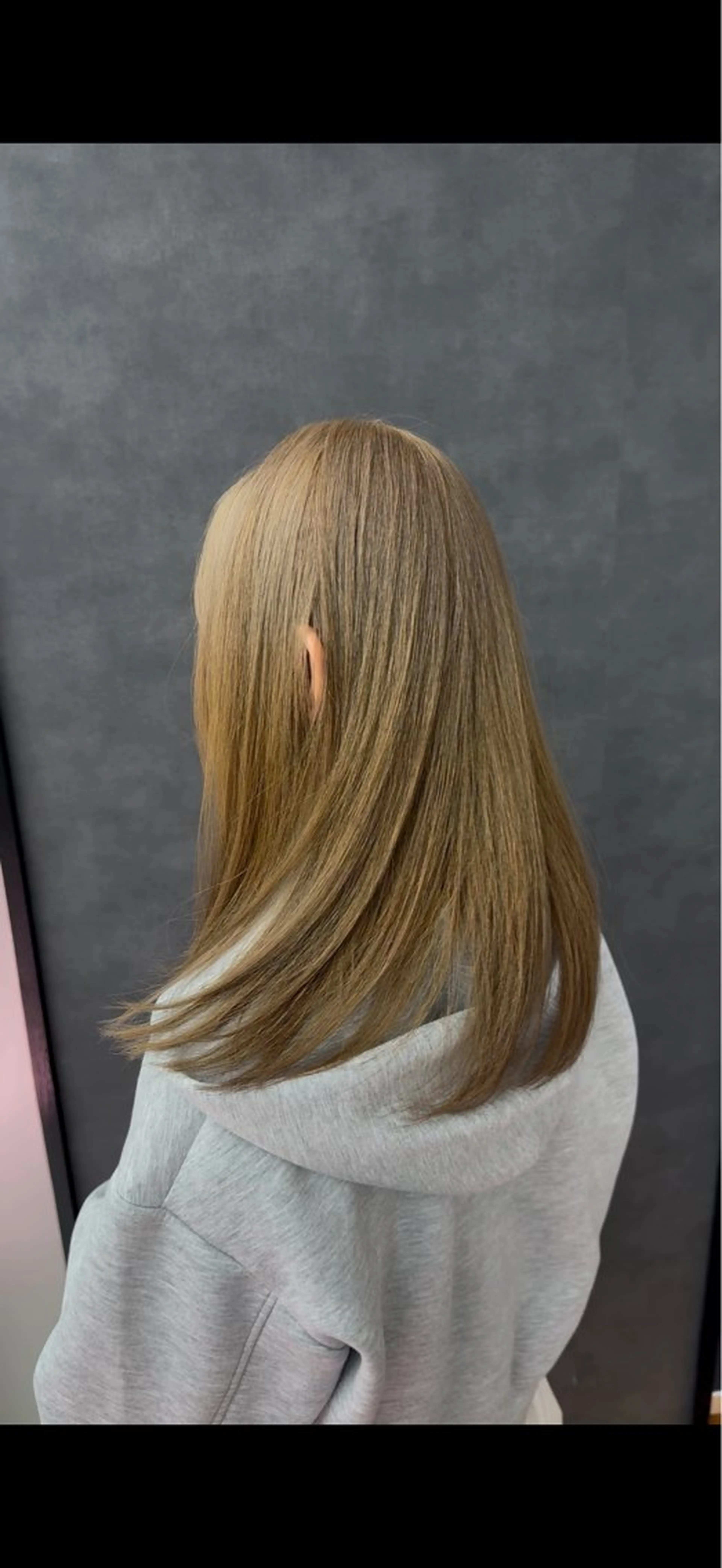 セミロング カラー ベージュカラー ミルクティーベージュ ヘアカラー 渋谷ブリーチカラー/ デザインカラー/優希のヘアスタイル