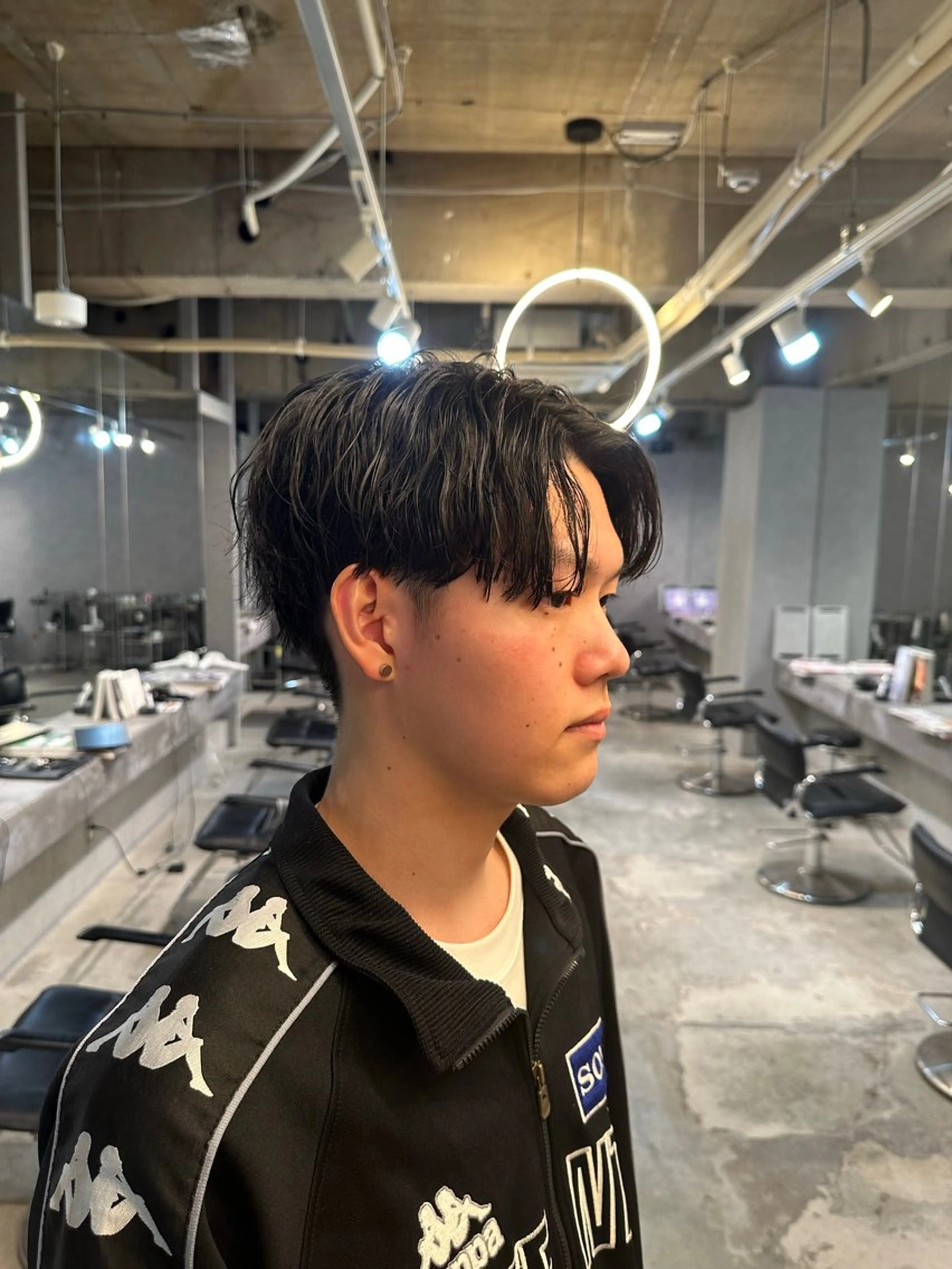 ショート メンズ センターパート 刈り上げ カットモデル募集 /ハナオカユウキのヘアスタイル