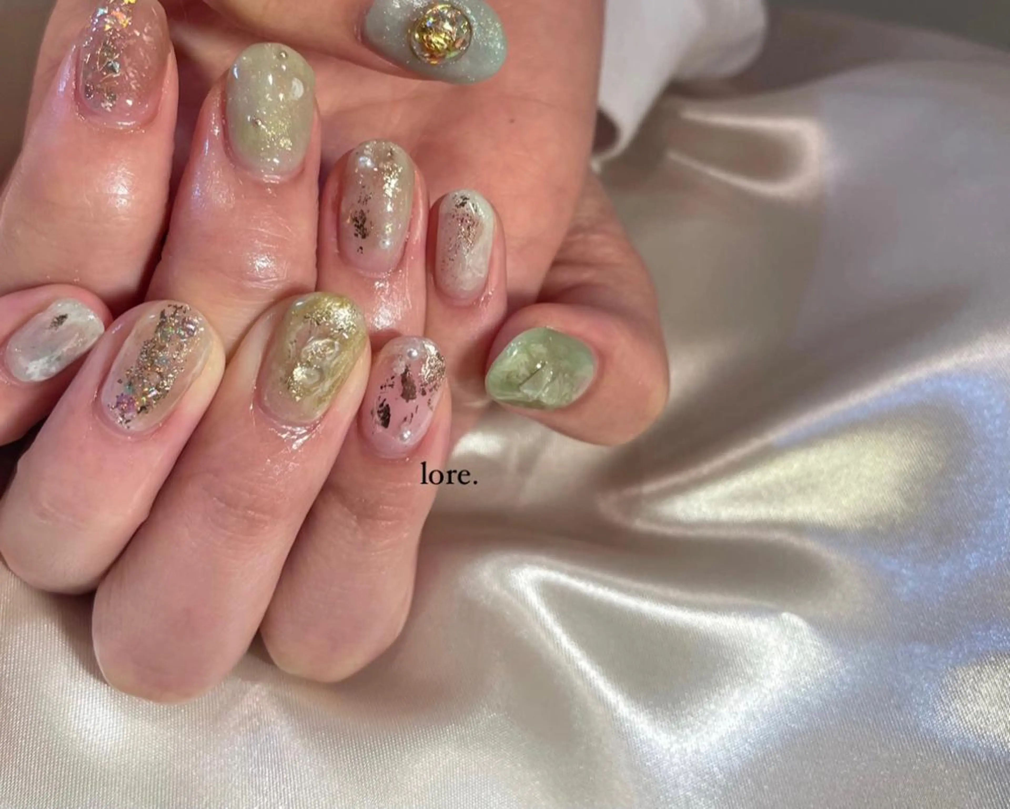 ネイル ニュアンスネイル lore. nailのネイルデザイン