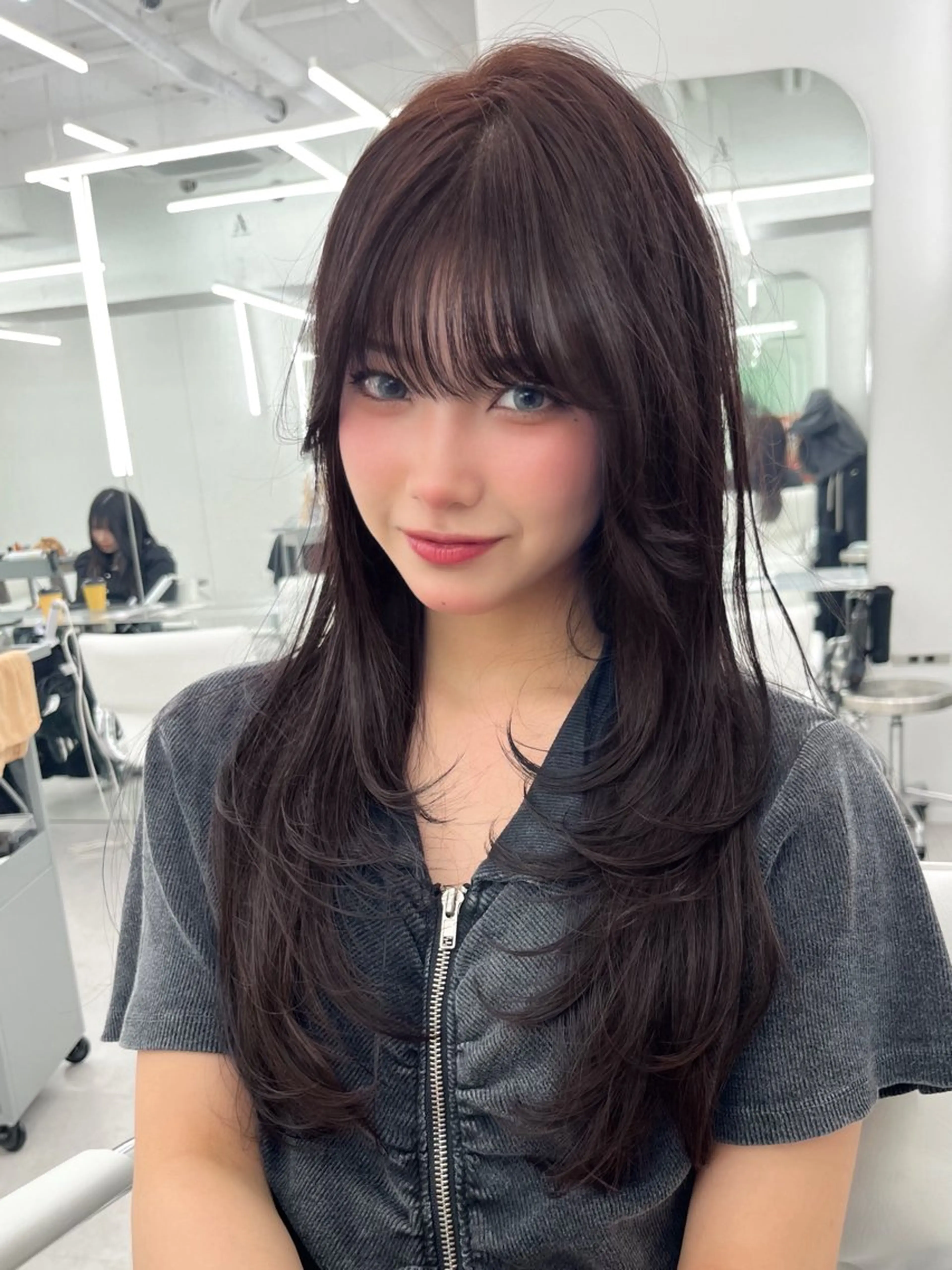 カラー アッシュ ベージュカラー 黒髪 ブリーチ ブルーカラー 透明感カラー✨🩵 韓国ヘアkanatoのヘアスタイル