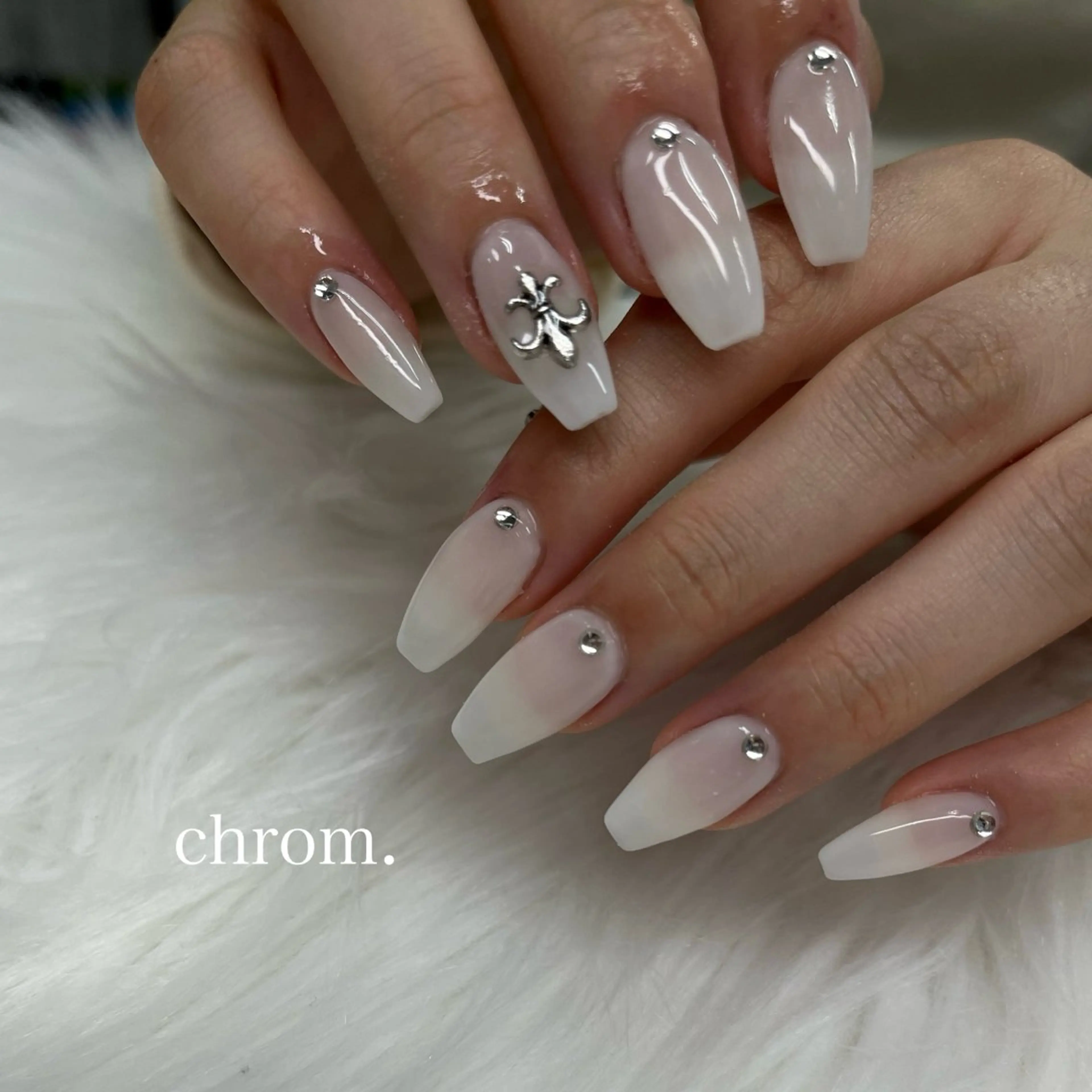 ネイル ストーンネイル ハンドネイル tener 🧋yume🧋のネイルデザイン