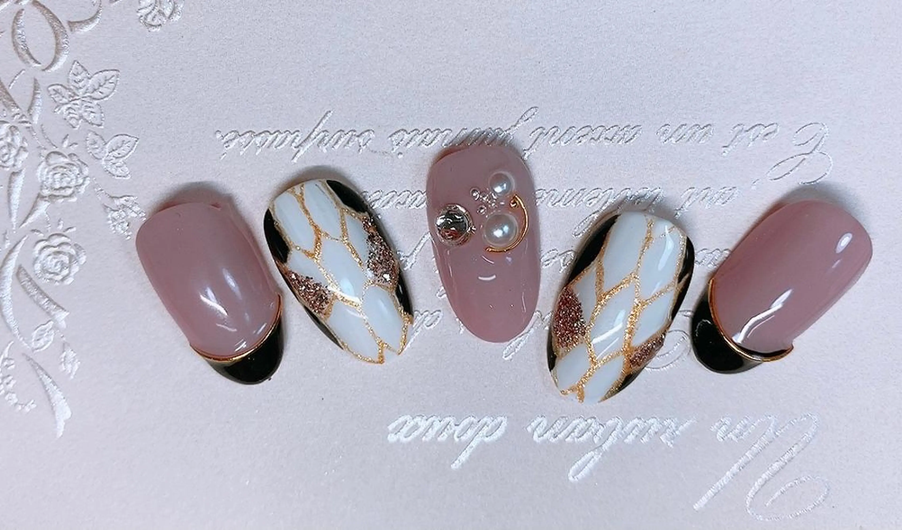 ネイル miu miu大塚店所属・miu miuのネイルデザイン