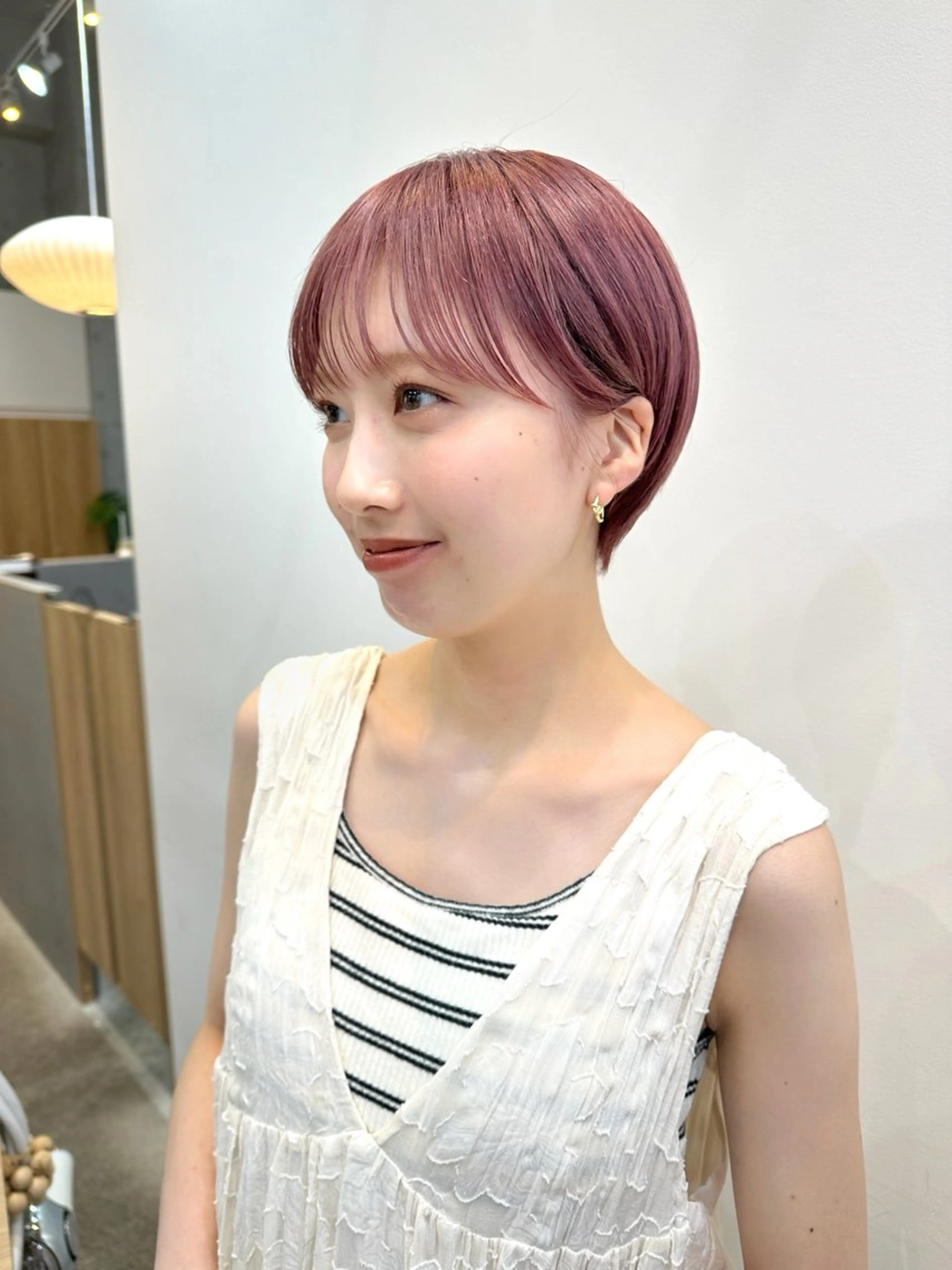 ショート カラー ショートボブ ベージュカラー ブリーチ ハイトーンカラー ラベンダーカラー 顔まわり/レイヤー/ 透明感/まいな🥨のヘアスタイル