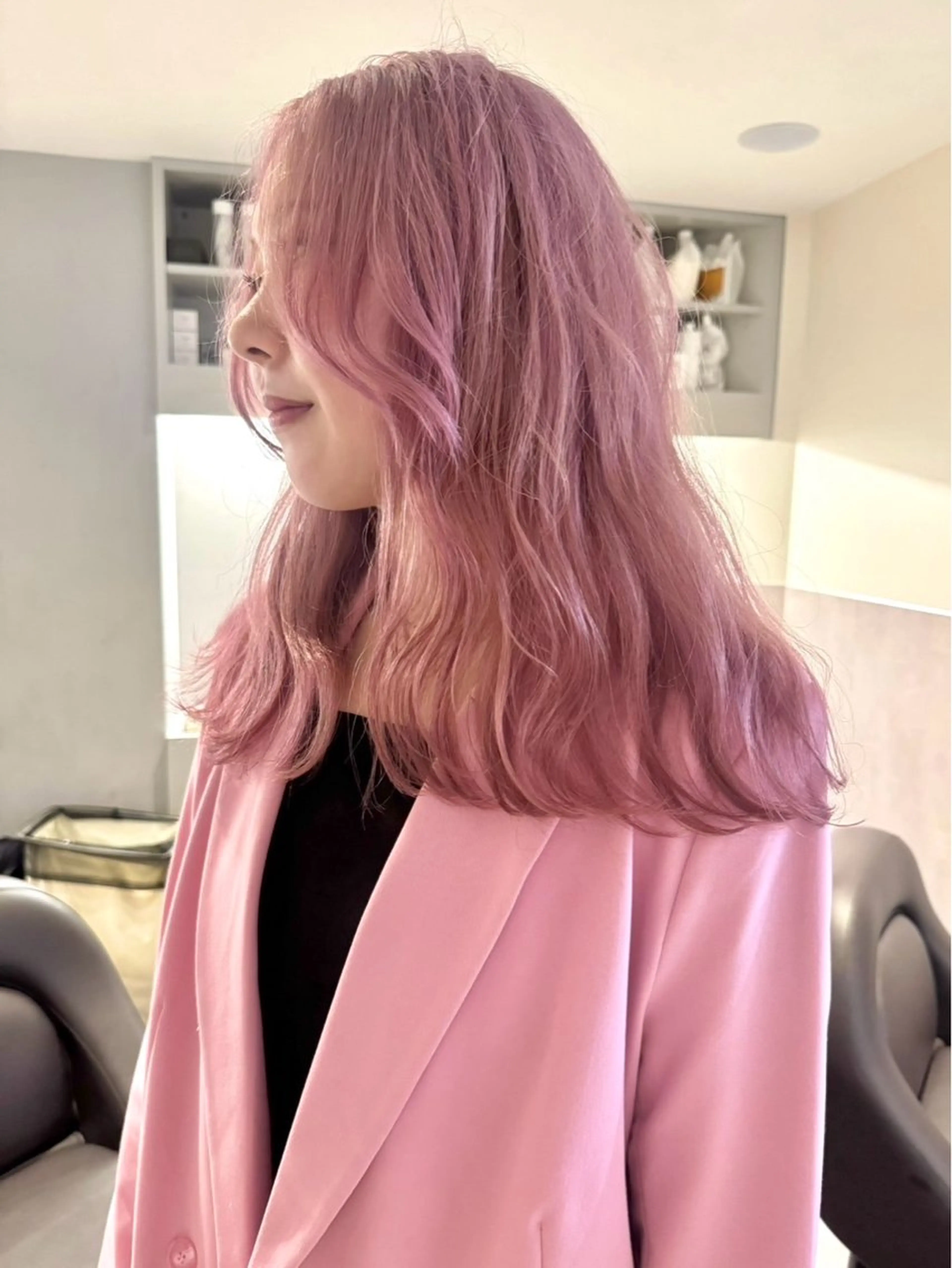 ロング カラー ブロンド ハイトーンカラー ラベンダーカラー ピンクカラー ホワイトブロンド RAIMA ハイトーン/ベージュのヘアスタイル