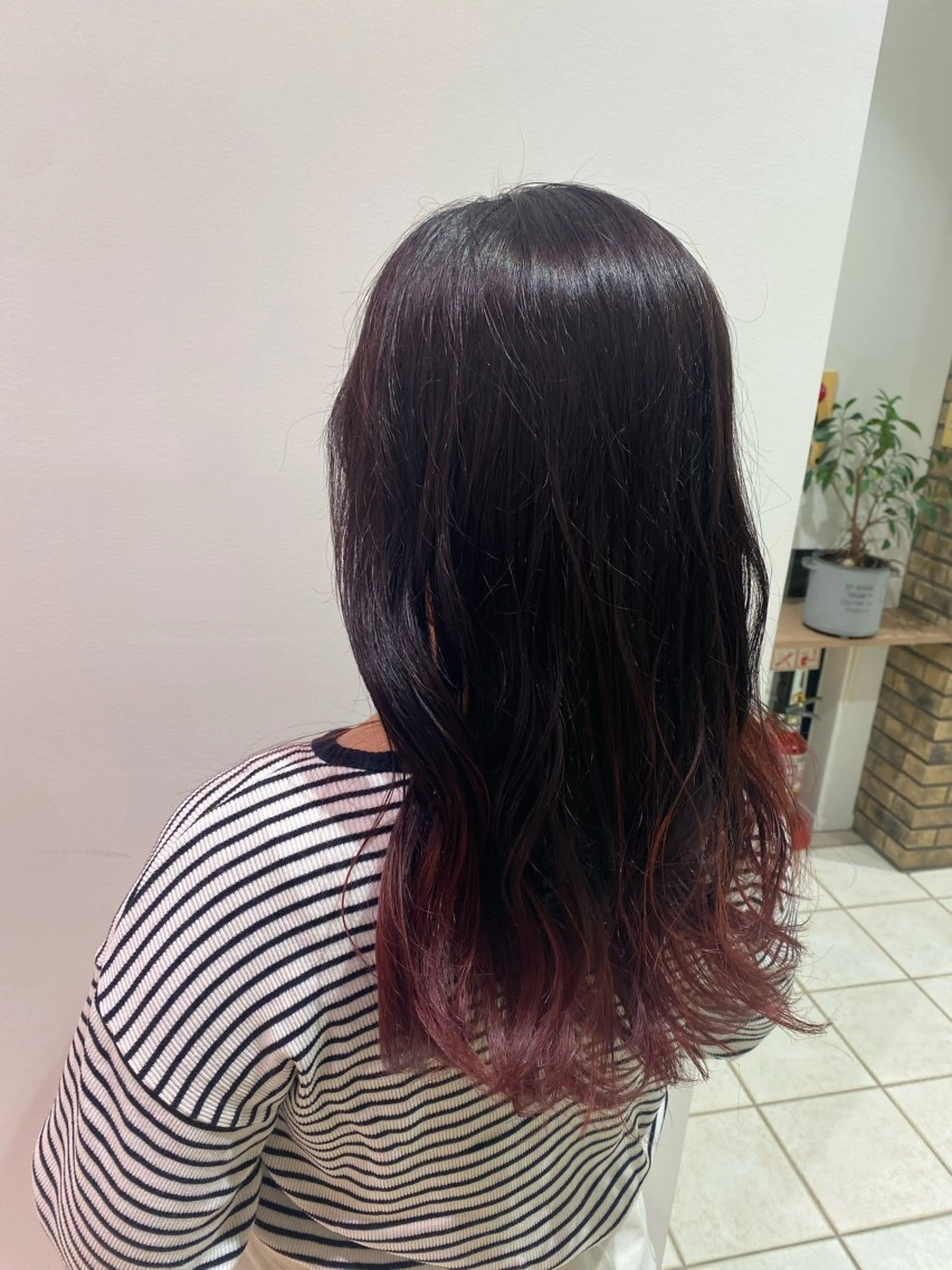 ロング カラー ブリーチ グラデーションカラー serio 美合所属・serio miai 石原麻尋のヘアスタイル