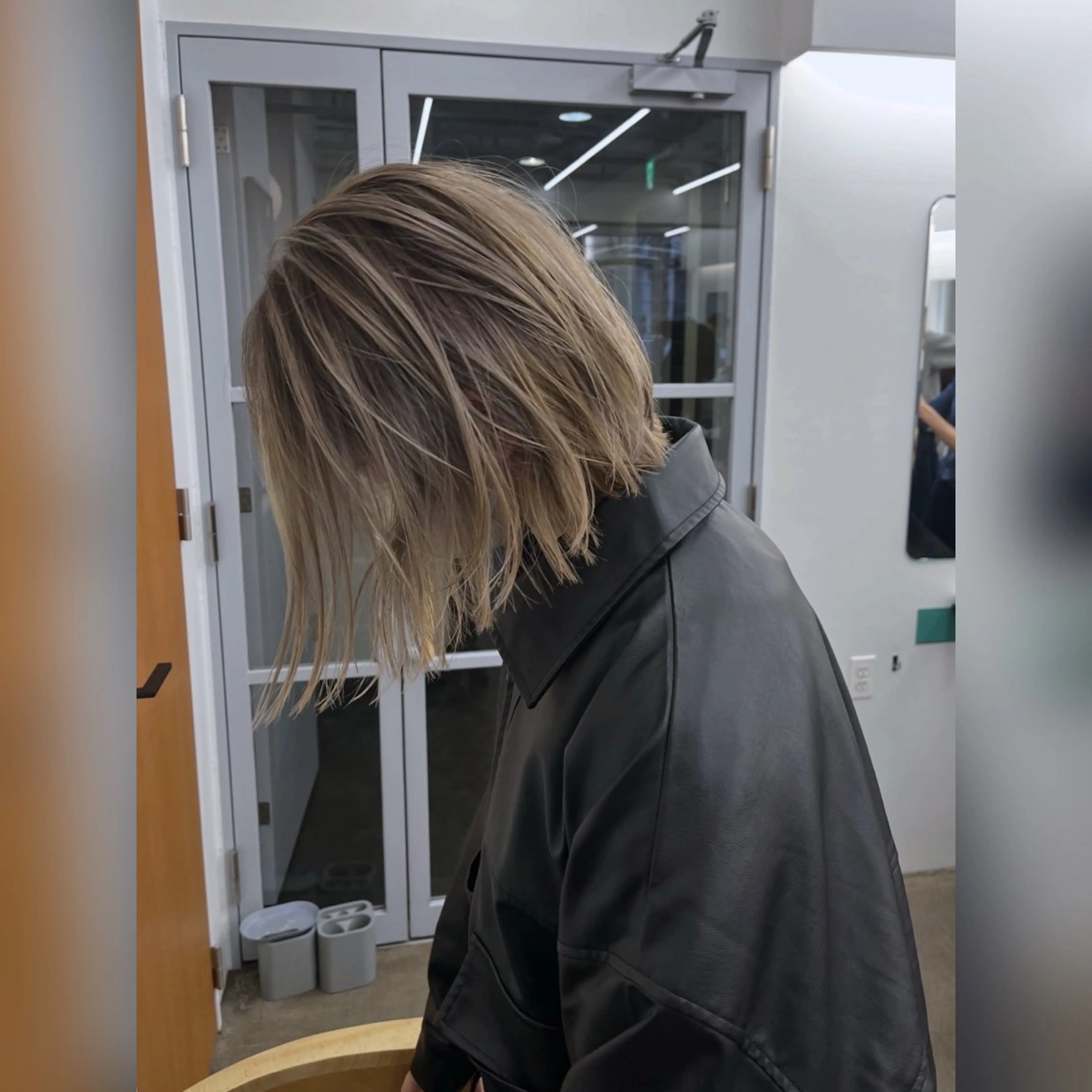 ミディアム カラー カット ヘアカラー 抜け感ハイトーン / ケアブリーチ/ユウキのヘアスタイル