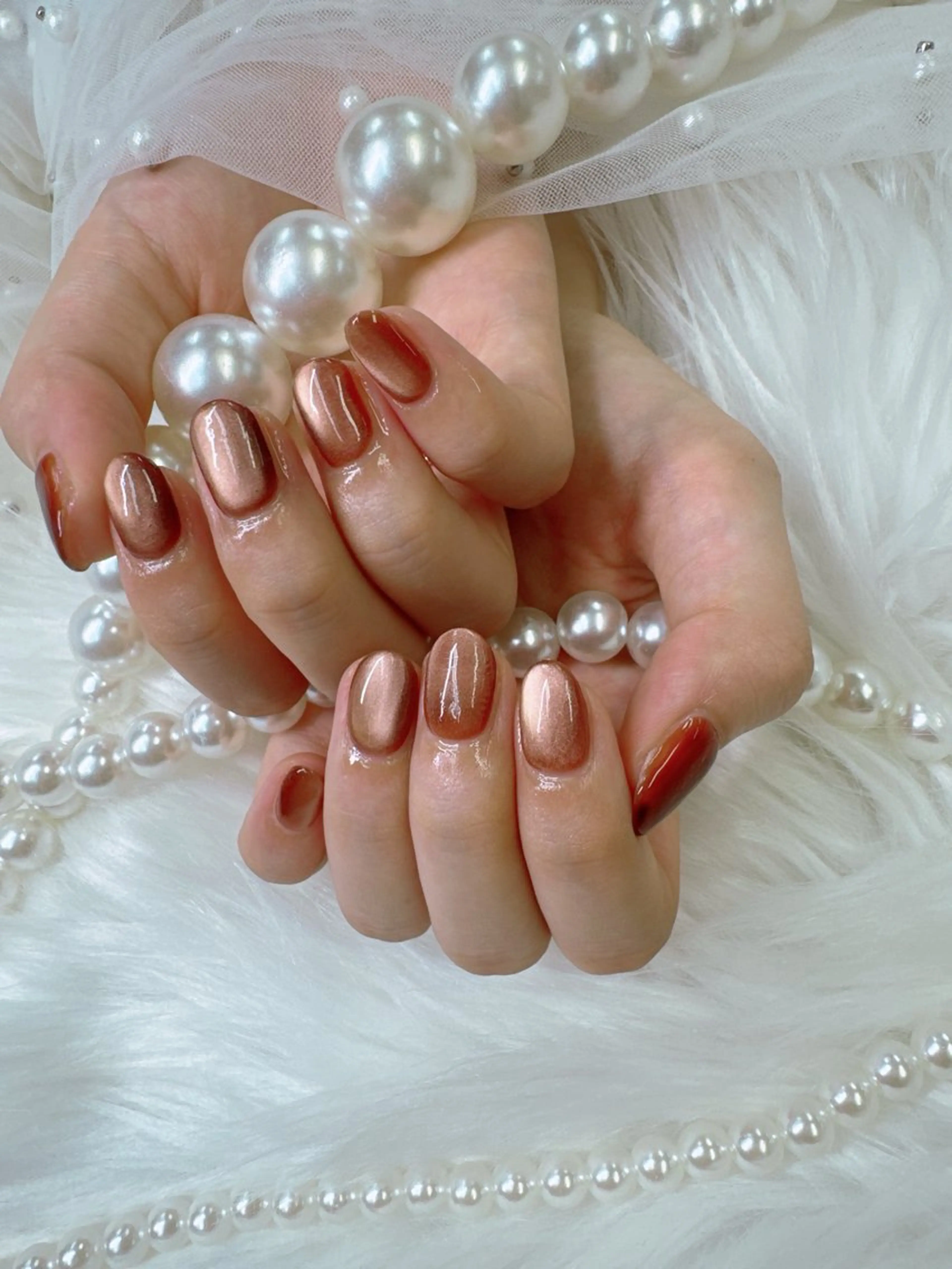 ネイル アートネイル ボルドー ドット フレンチネイル ジェルネイル クイーンズネイル銀座所属・Queeens nailのネイルデザイン