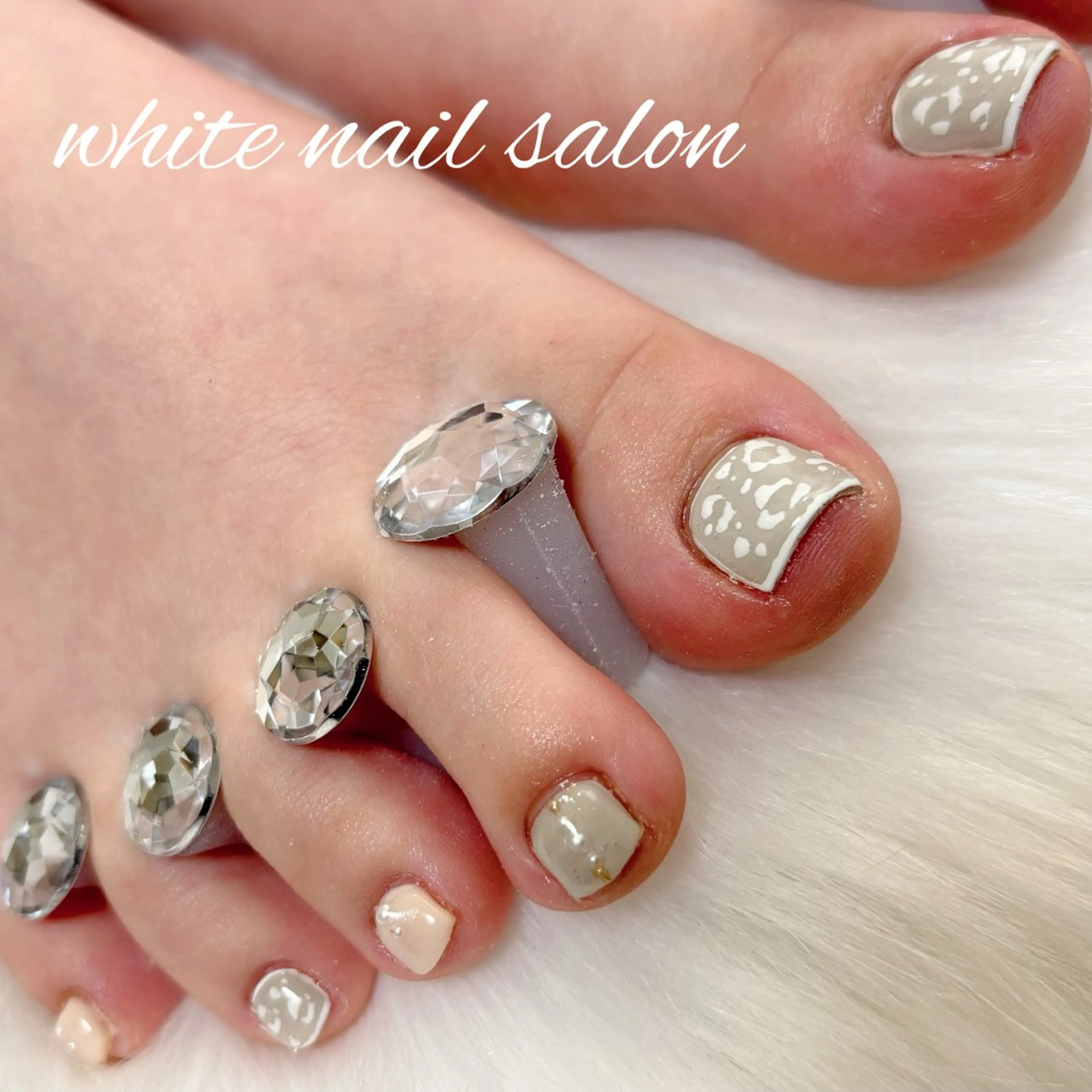 ネイル フットネイル フットネイル white nail salonのネイルデザイン