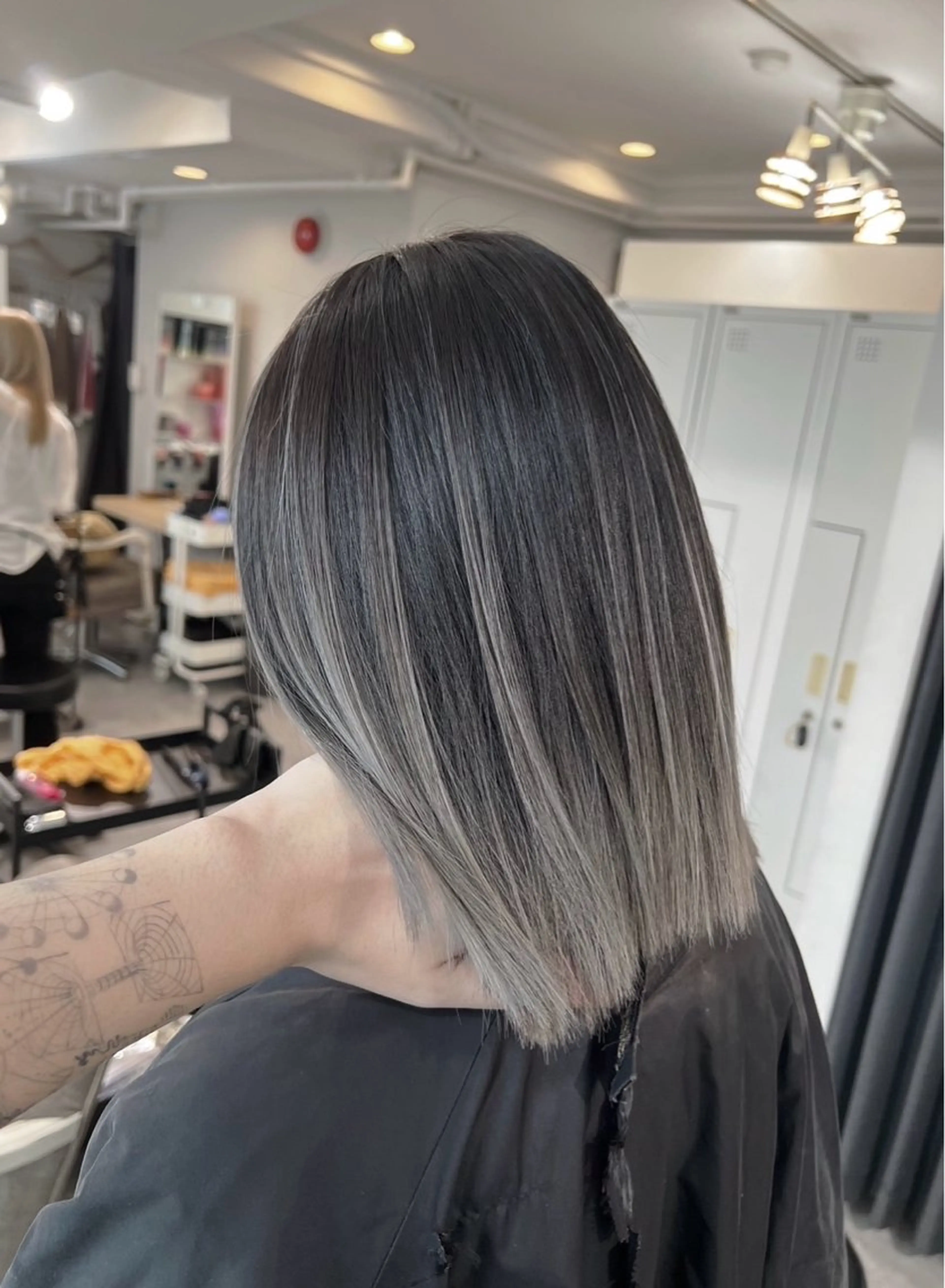 ショート カラー バレイヤージュ グレージュ レイヤーカット ヘアカラー トリートメント ROBIN所属・指名数No.1 /NAOYAのヘアスタイル