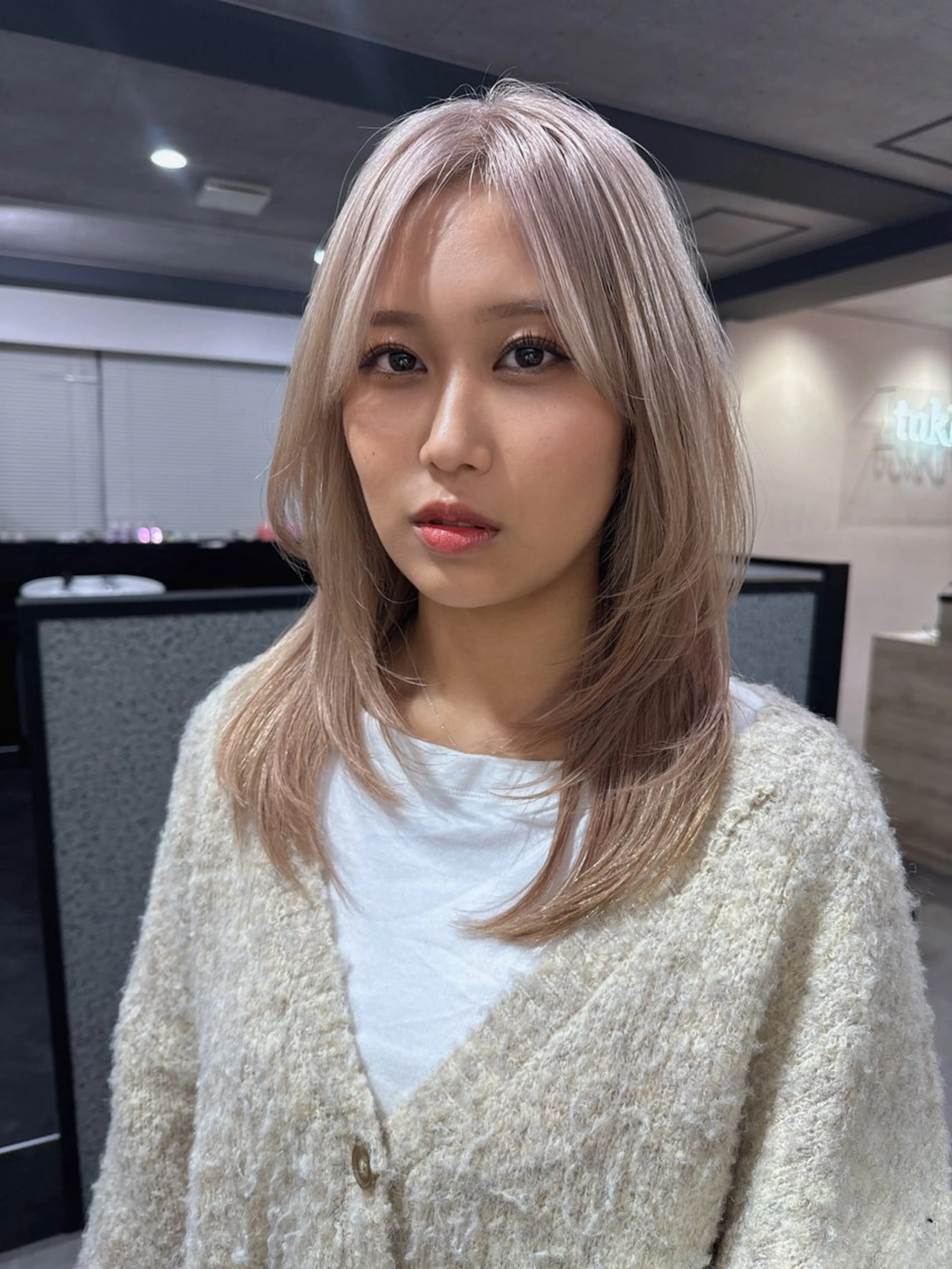 セミロング カラー カット ヘアカラー ダブルカラー🩰 CHIHIRO👒のヘアスタイル