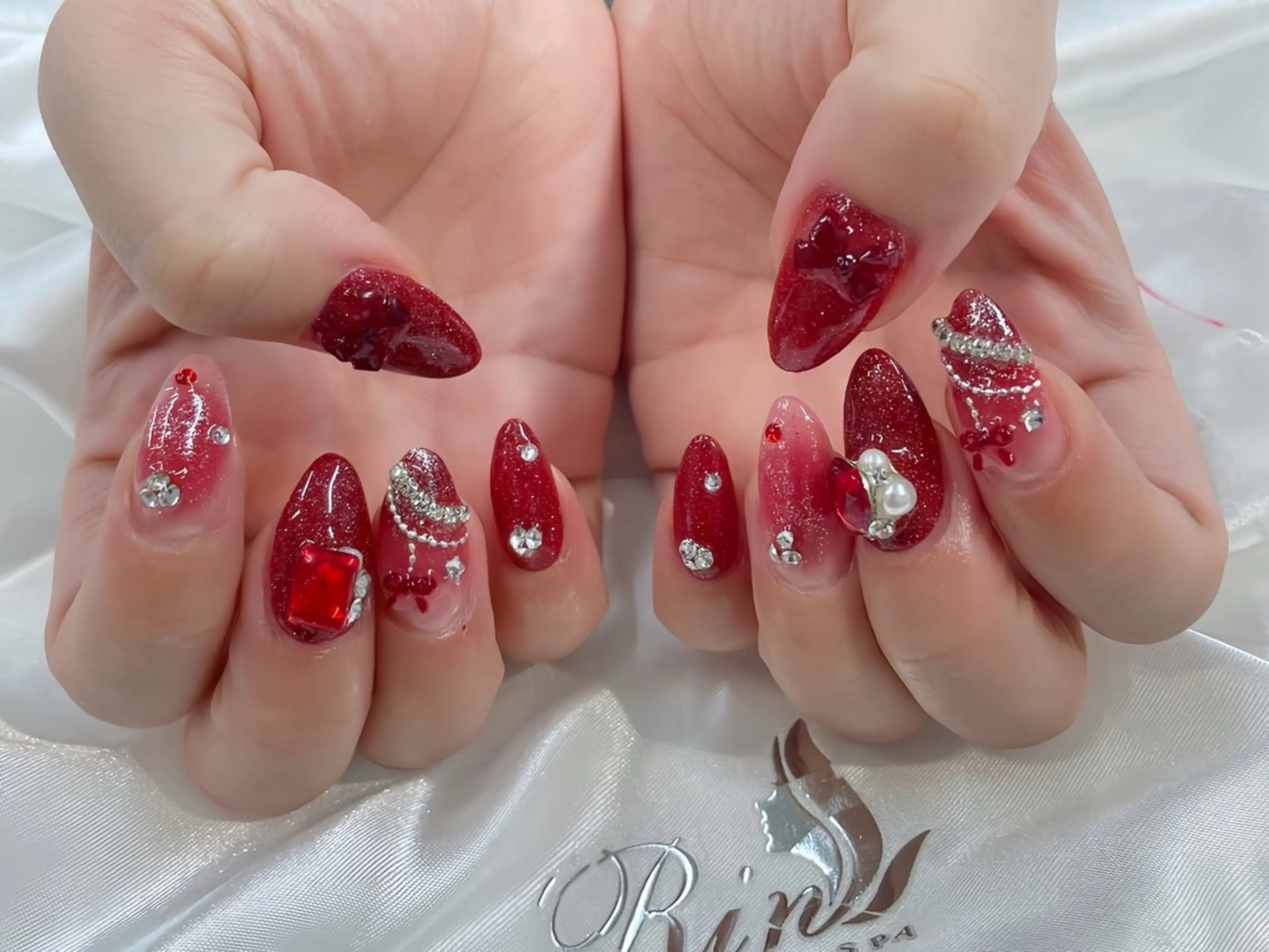 ネイル 成人式 ロングネイル ネイルチップ ハンドネイル Rin Nail 新大久保店のネイルデザイン