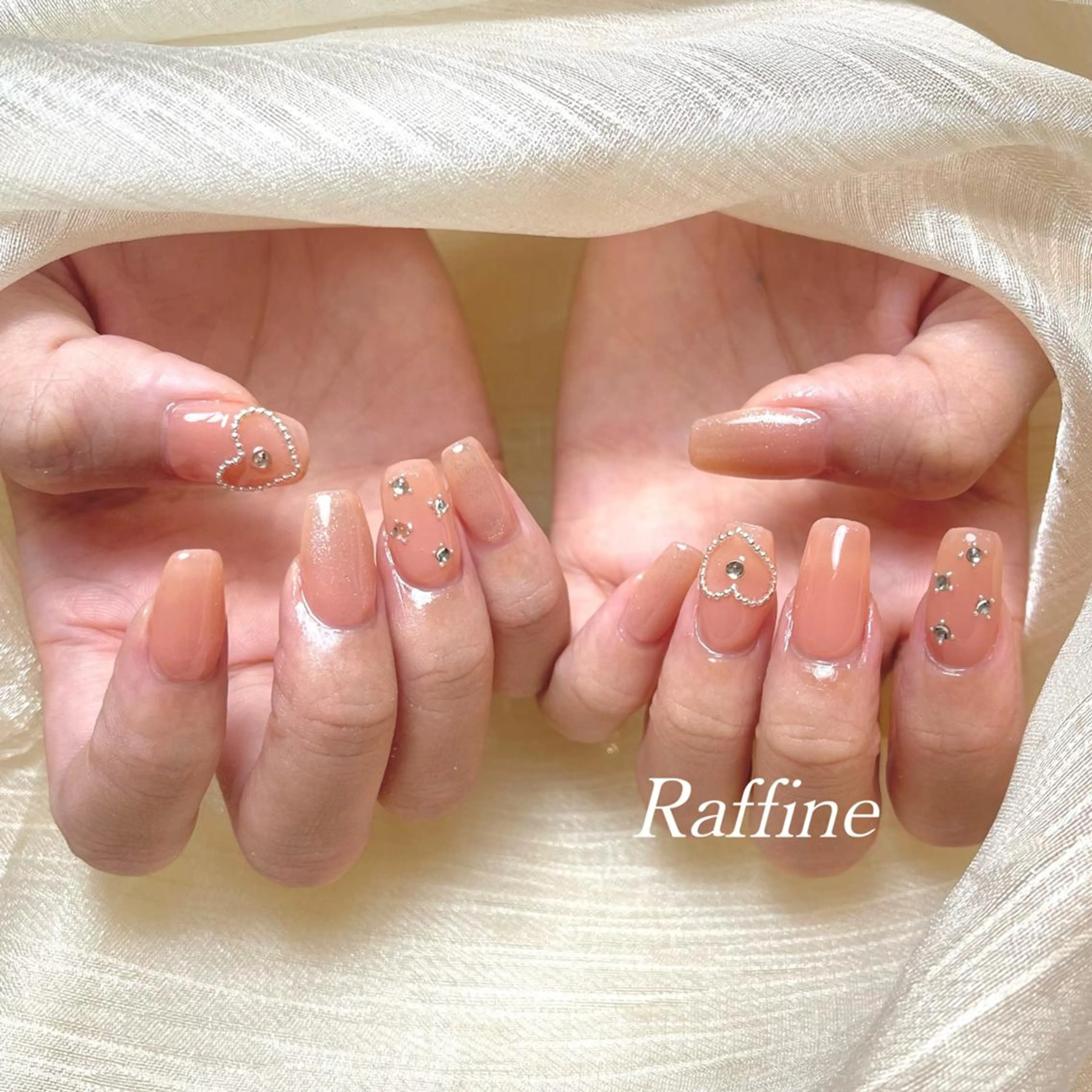 ネイル RAFFINE 月🦋🩵のネイルデザイン