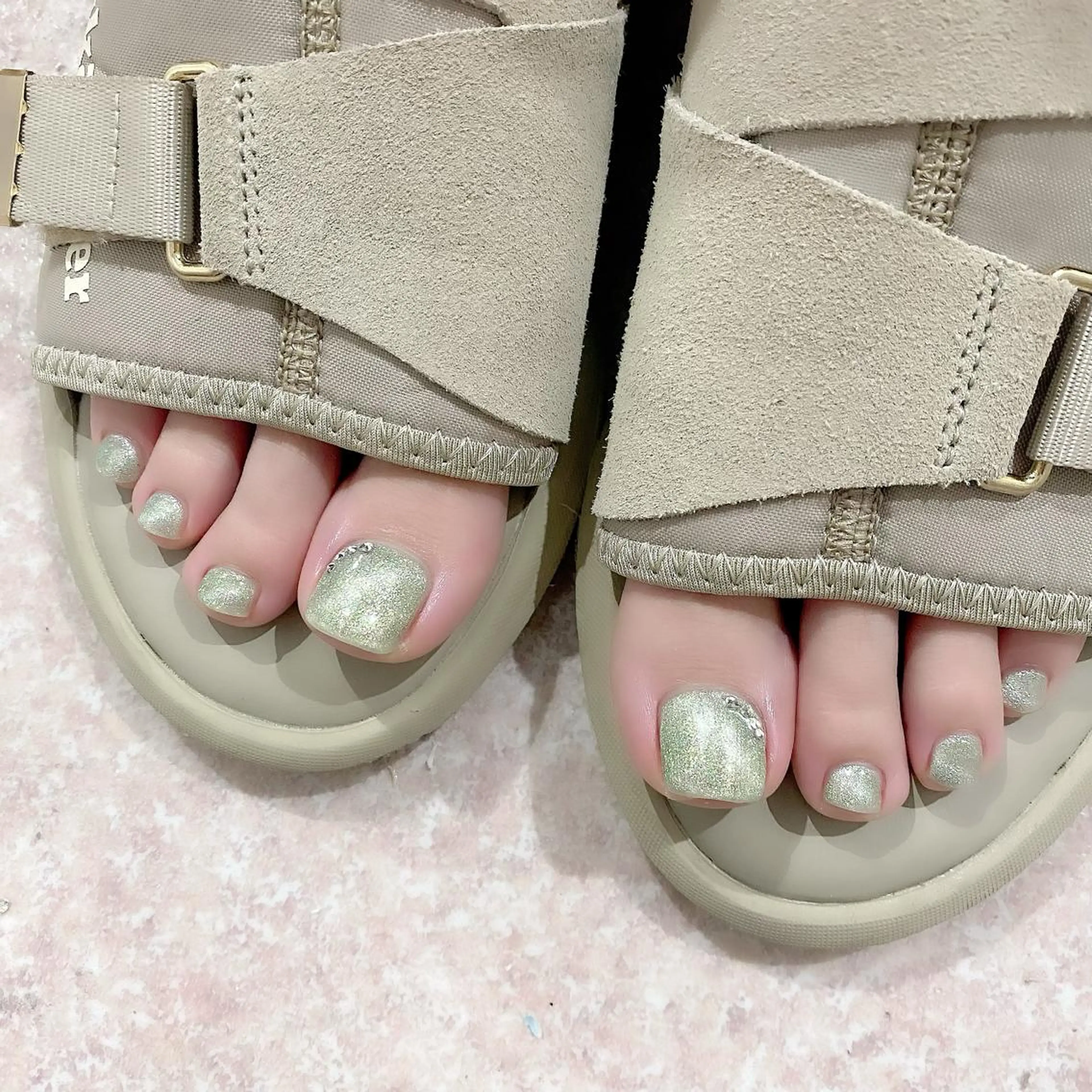 ショート カラー パーマ ヘアアレンジ メンズ キッズ ネイル マツエク・マツパ アイブロウ フットネイル グリーン マグネットネイル フットネイル Salon Kのネイルデザイン