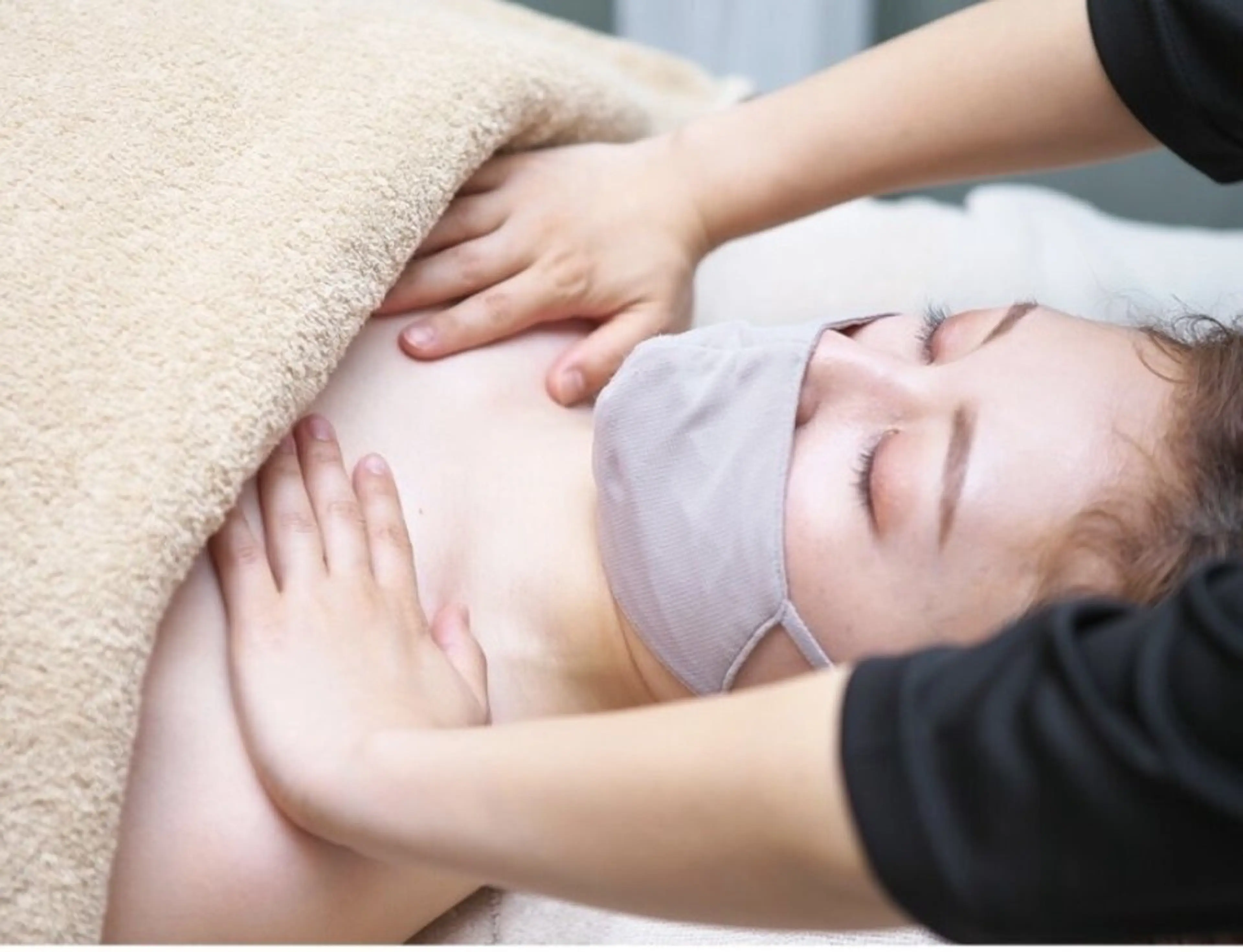 《小顔、美肌、癒し》首肩マッサージ＋本格ドライヘッドスパ+炭酸美肌パック "現金のみ"の写真