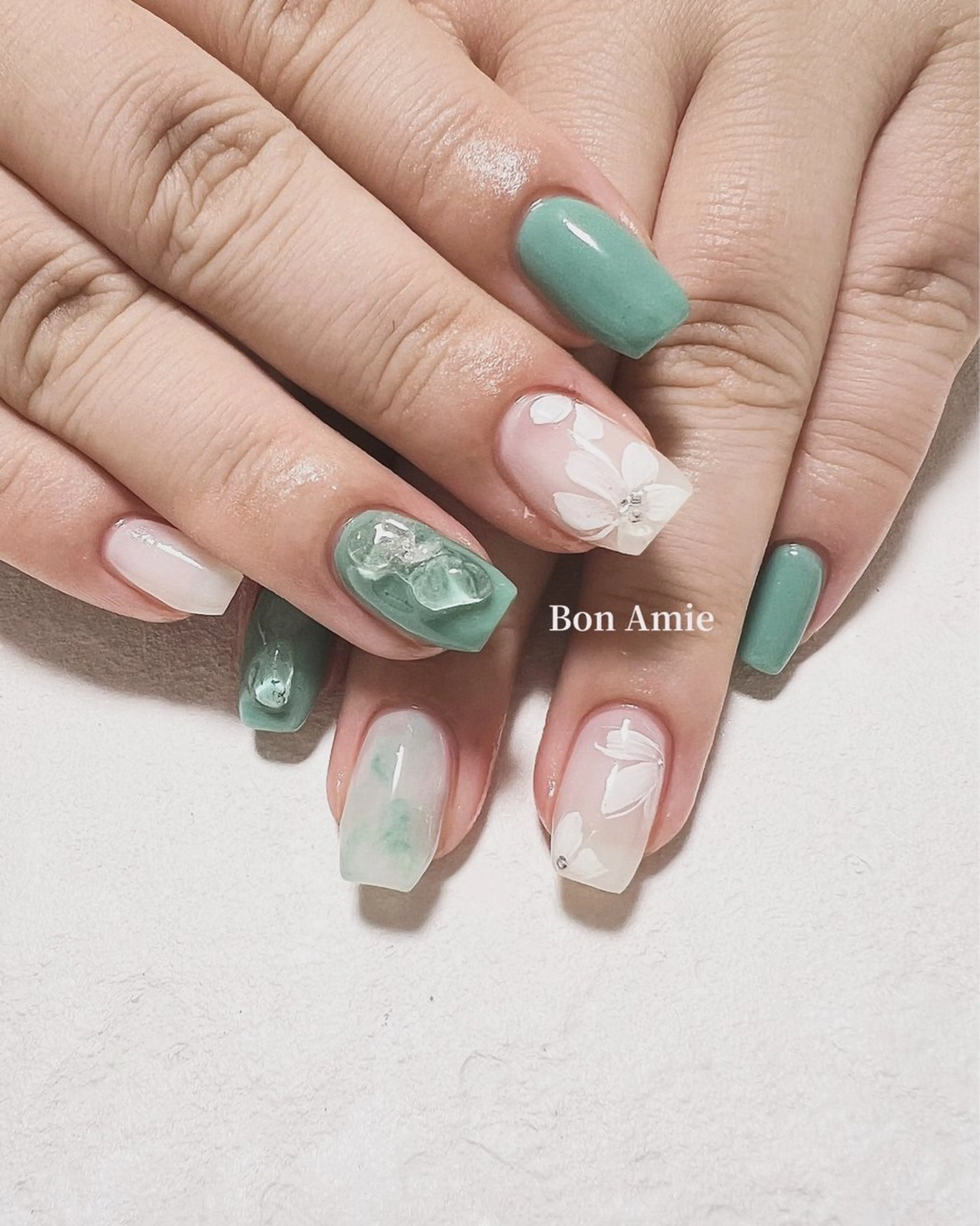 ネイル Bon Amieのネイルデザイン