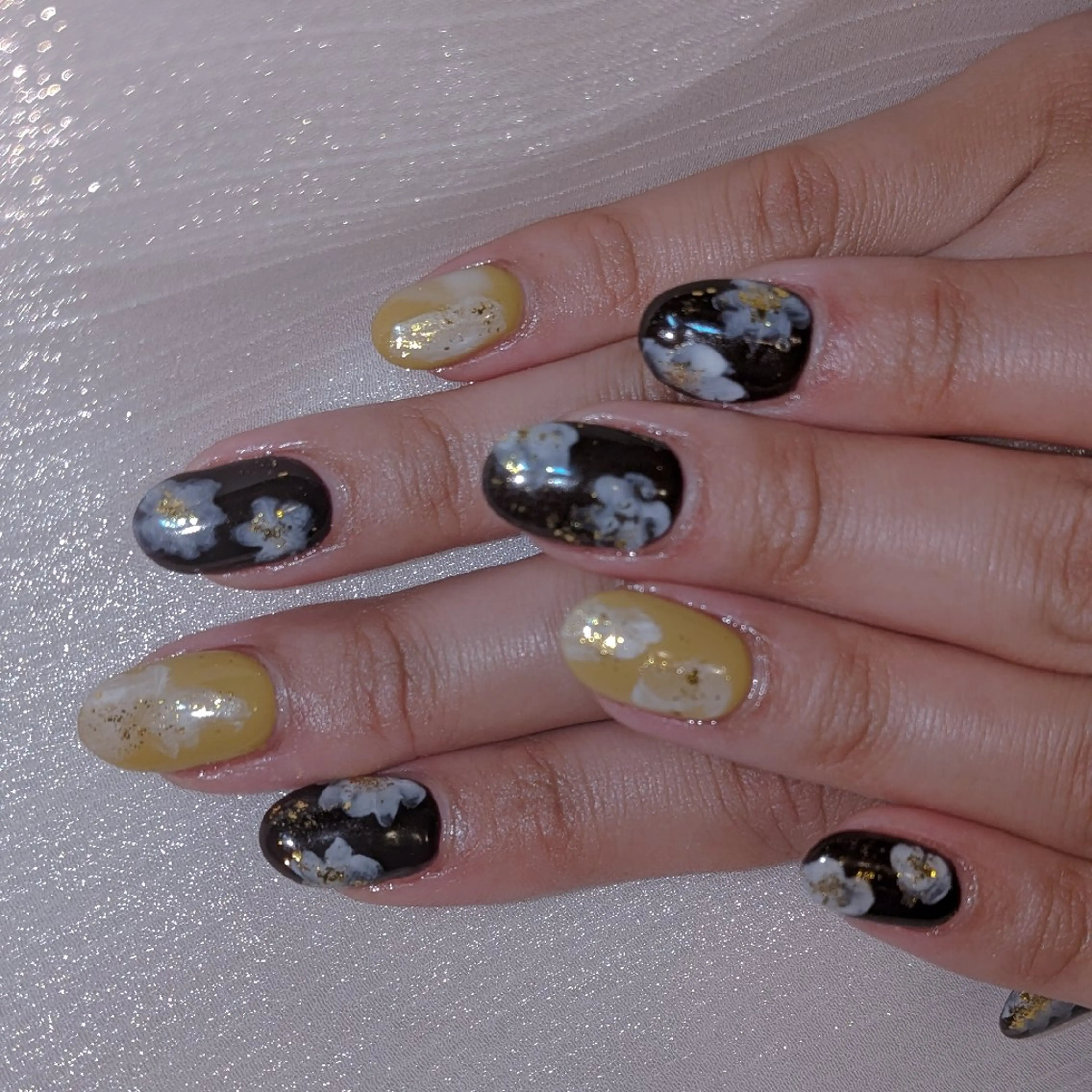 ネイル フラワーネイル ニュアンスネイル ハンドネイル ネイリストゆか💅 長さだし、深爪矯正のネイルデザイン