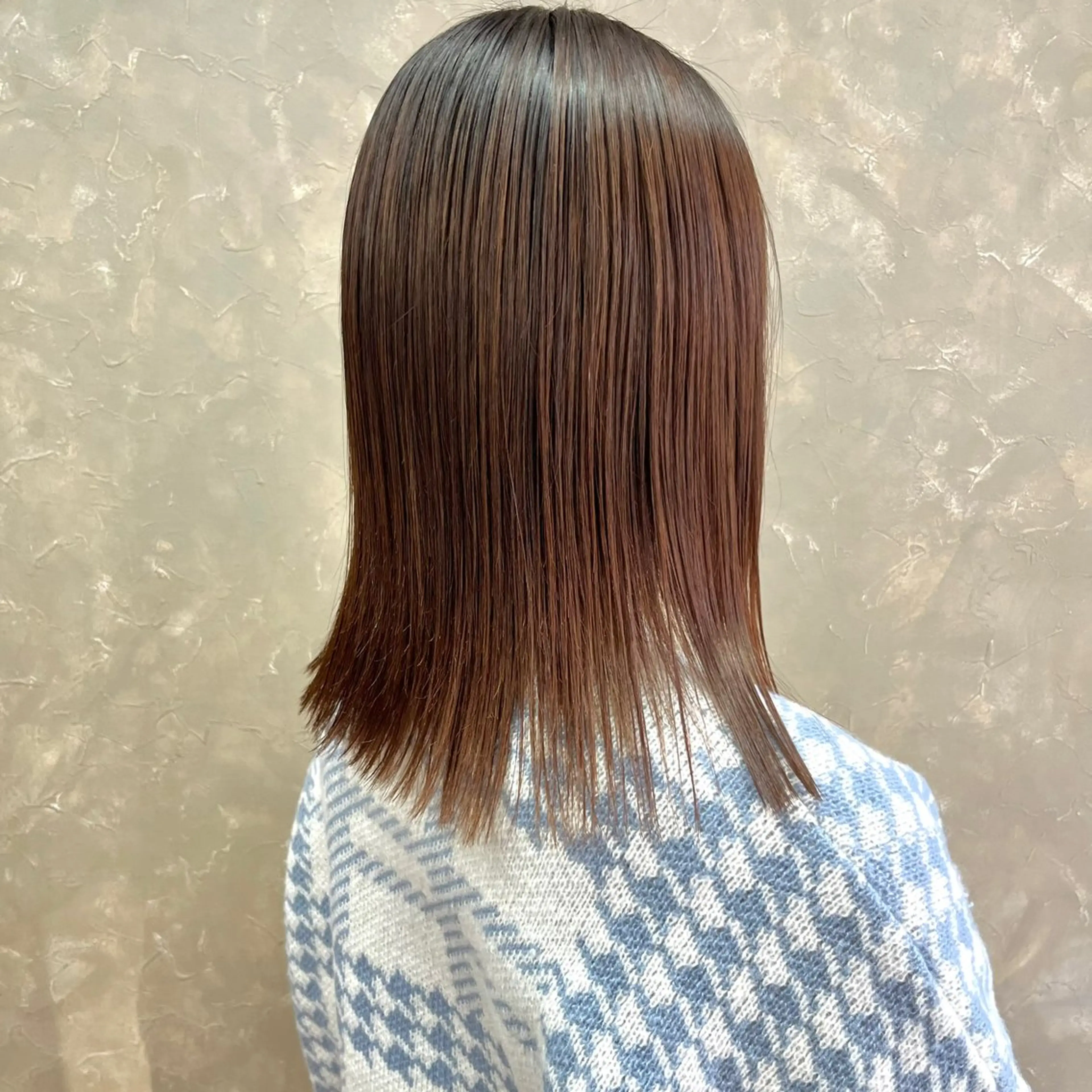 ミディアム カラー ブリーチ カット ヘアカラー トリートメント 有田裕真 【ブリーチカラー】のヘアスタイル