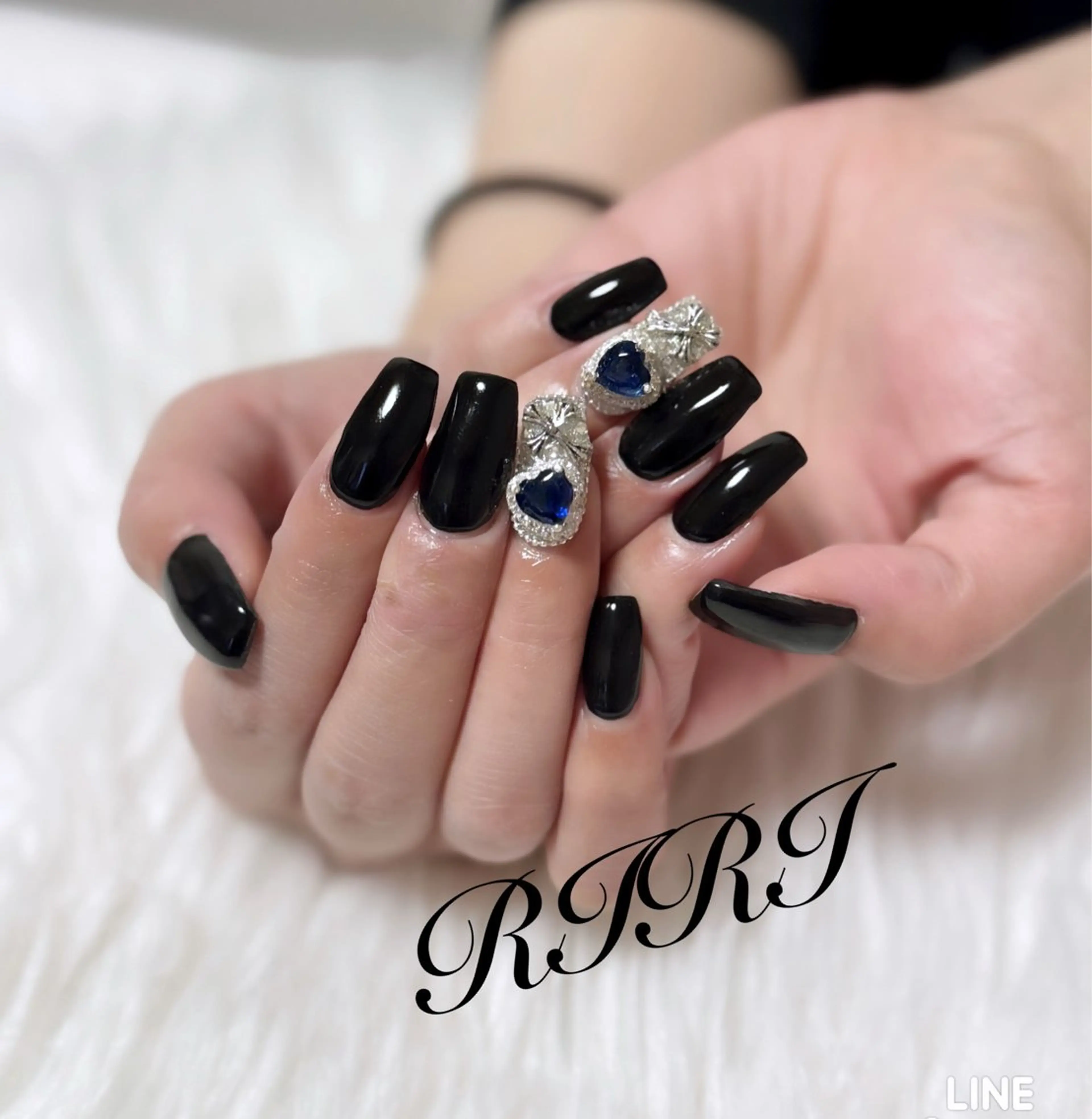 ネイル ジェルネイル キラキラネイル ショートネイル 春ネイル ハンドネイル riri オーナーのネイルデザイン