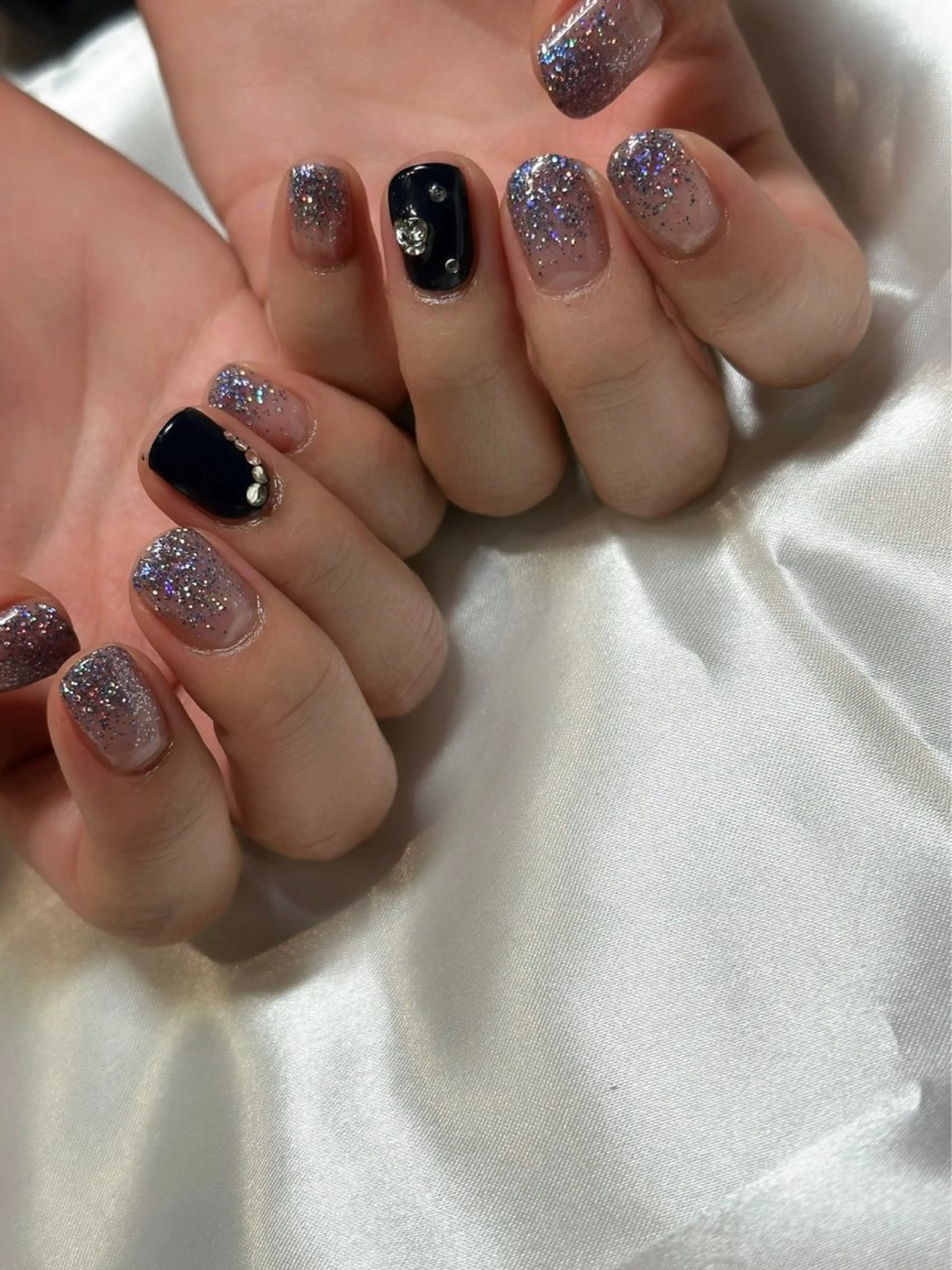 ネイル ラメ(グリッター) Sei|京橋| Handモデル🩷のネイルデザイン